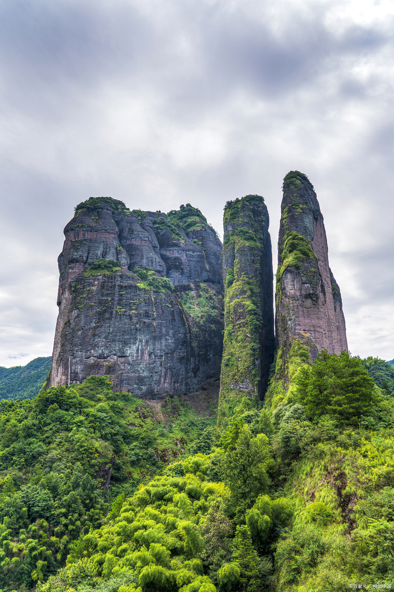 三清山小吃探秘:味蕾上的山水画卷 三清山,那座被