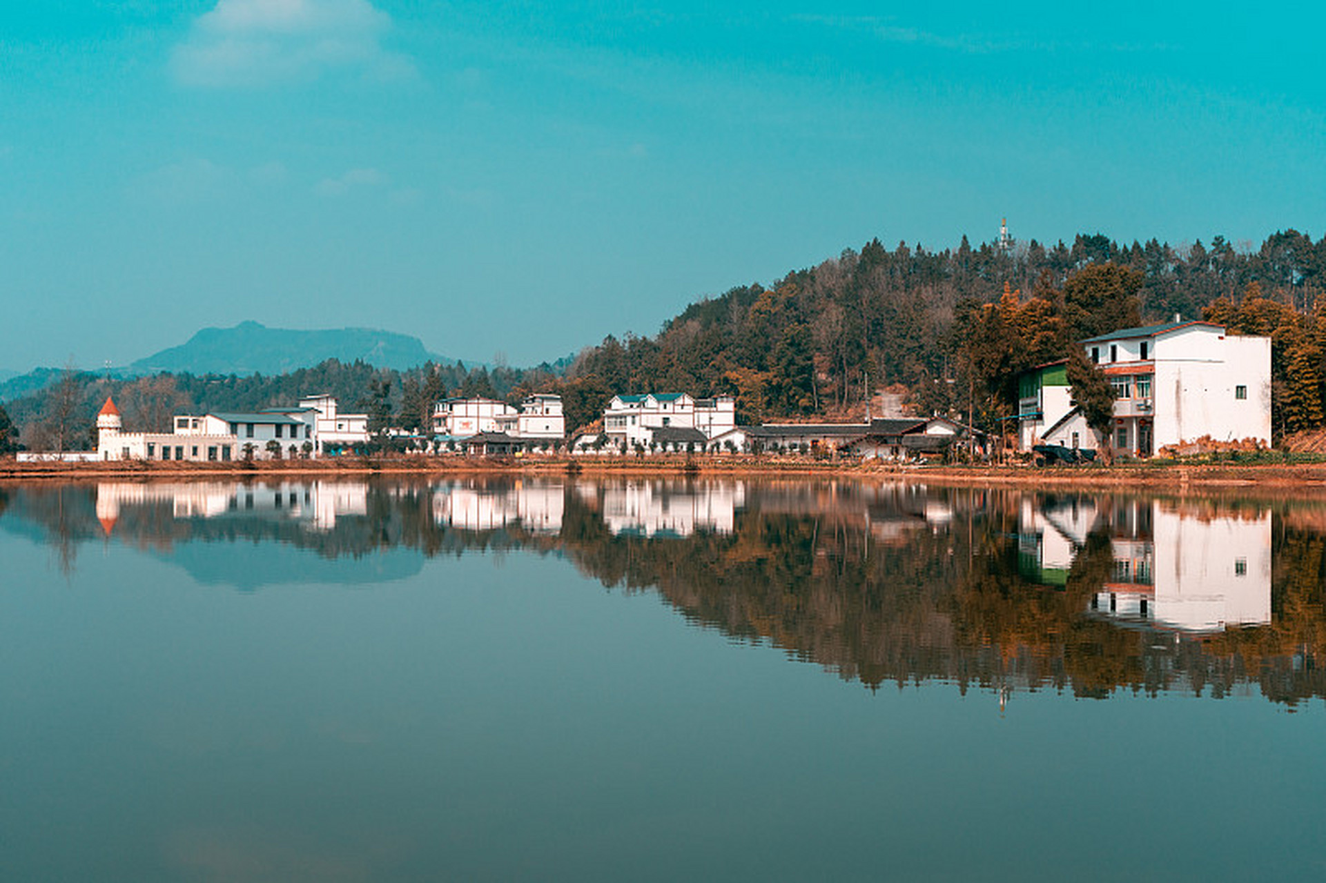 汪口景区,犹如一幅宁静而秀美的山水画卷,静静地舒展在江西省婺源县的