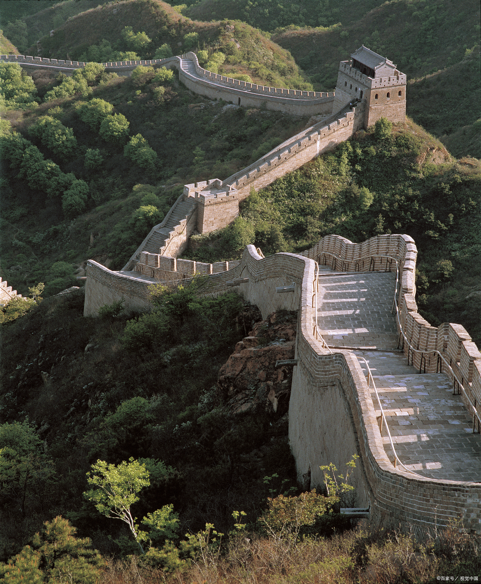 爬长城所需的时间取决于多个因素,包括您选择的具体段落,个人体能