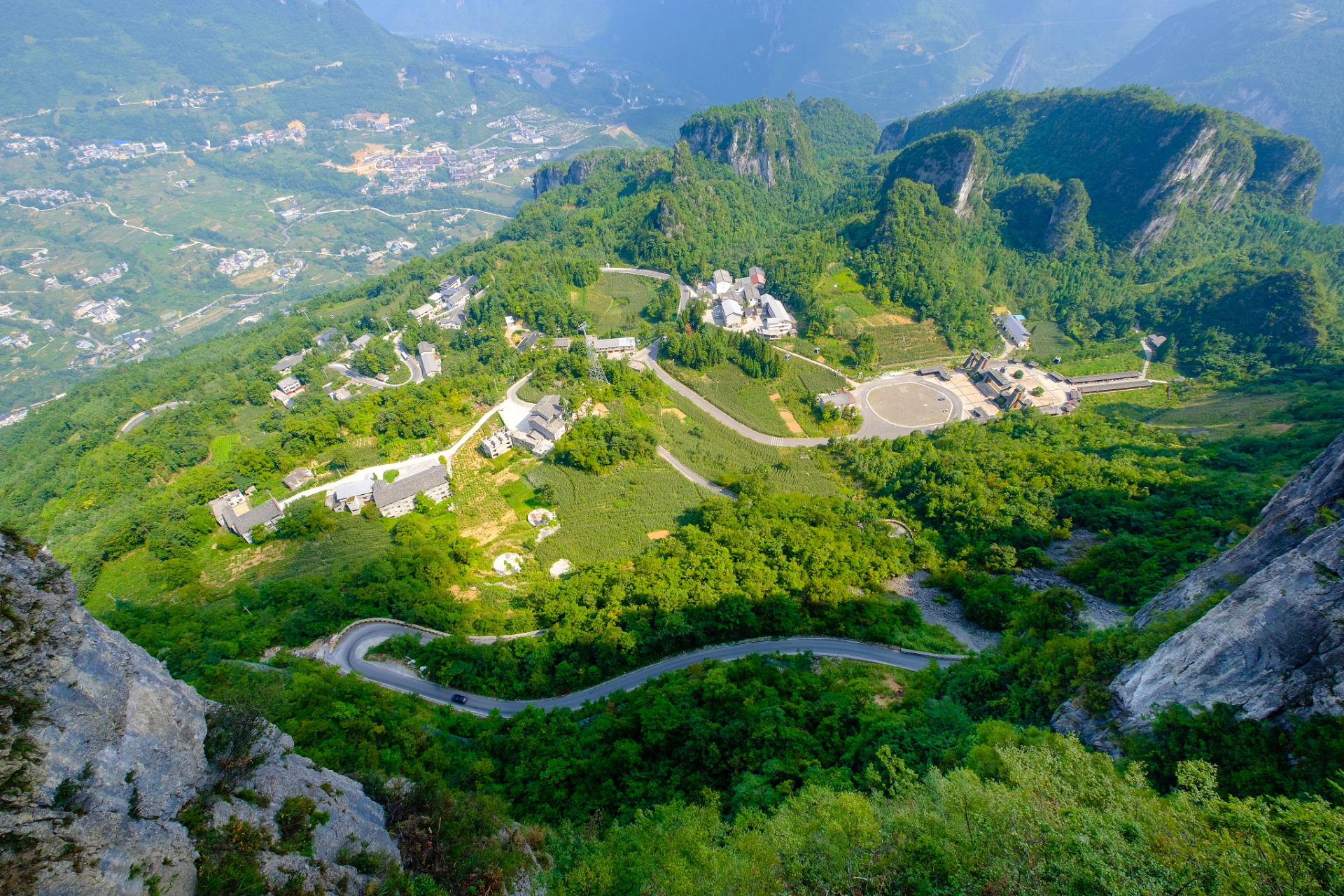 适合爱徒步的人  鹿院坪位于恩施大峡谷开发区内的恩施市板桥镇新田村