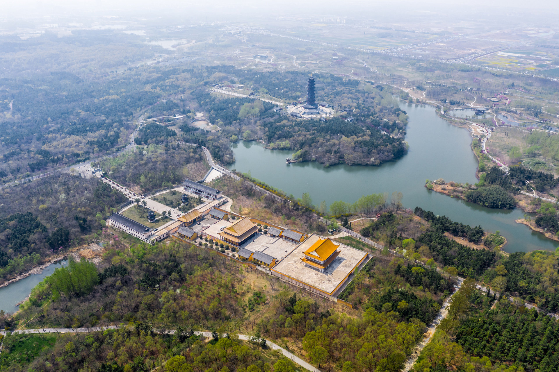 镇江三山景区,一片神奇的美景,金山,焦山,北固山互为对景,水光山色