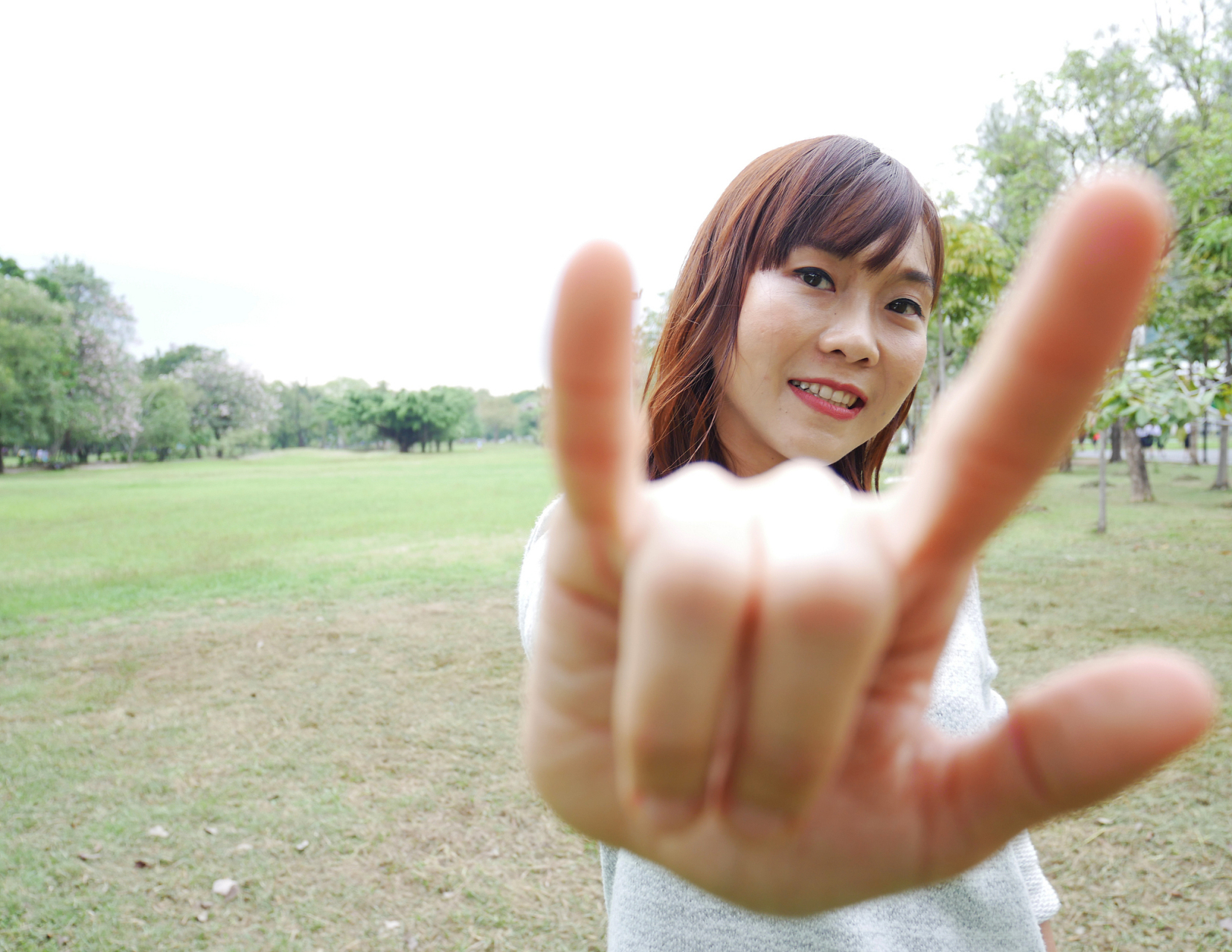 且不论张天昊是不是"什么都好",起码"不爱讲话"这个论断绝对言不符实