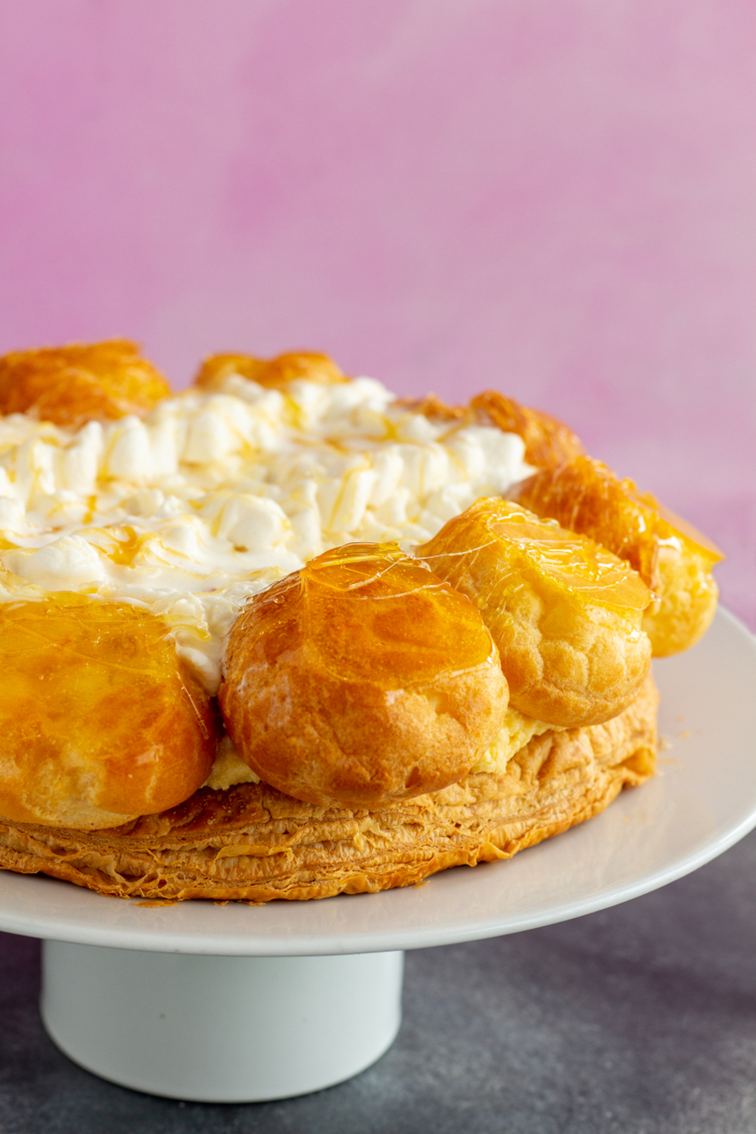 泡芙,是一种起源于法国的小点心,也是一种非常受欢迎的糕点.