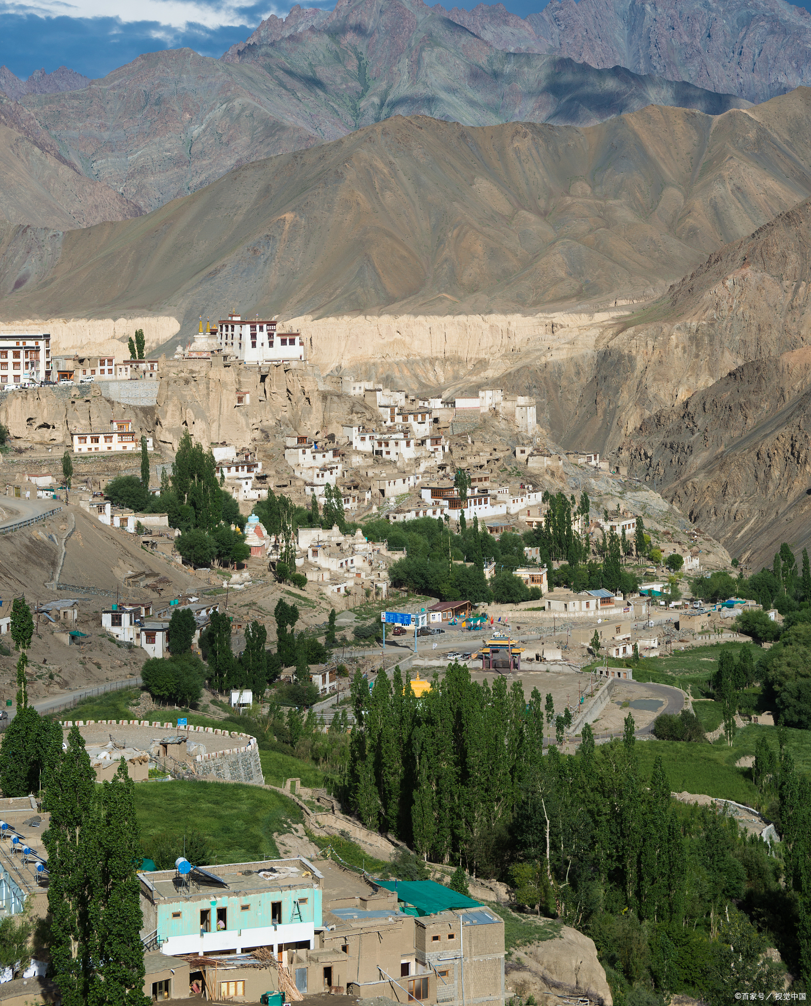 塔县)地处新疆西南部帕米尔高原东麓,是中国唯一与巴基斯坦,阿富汗