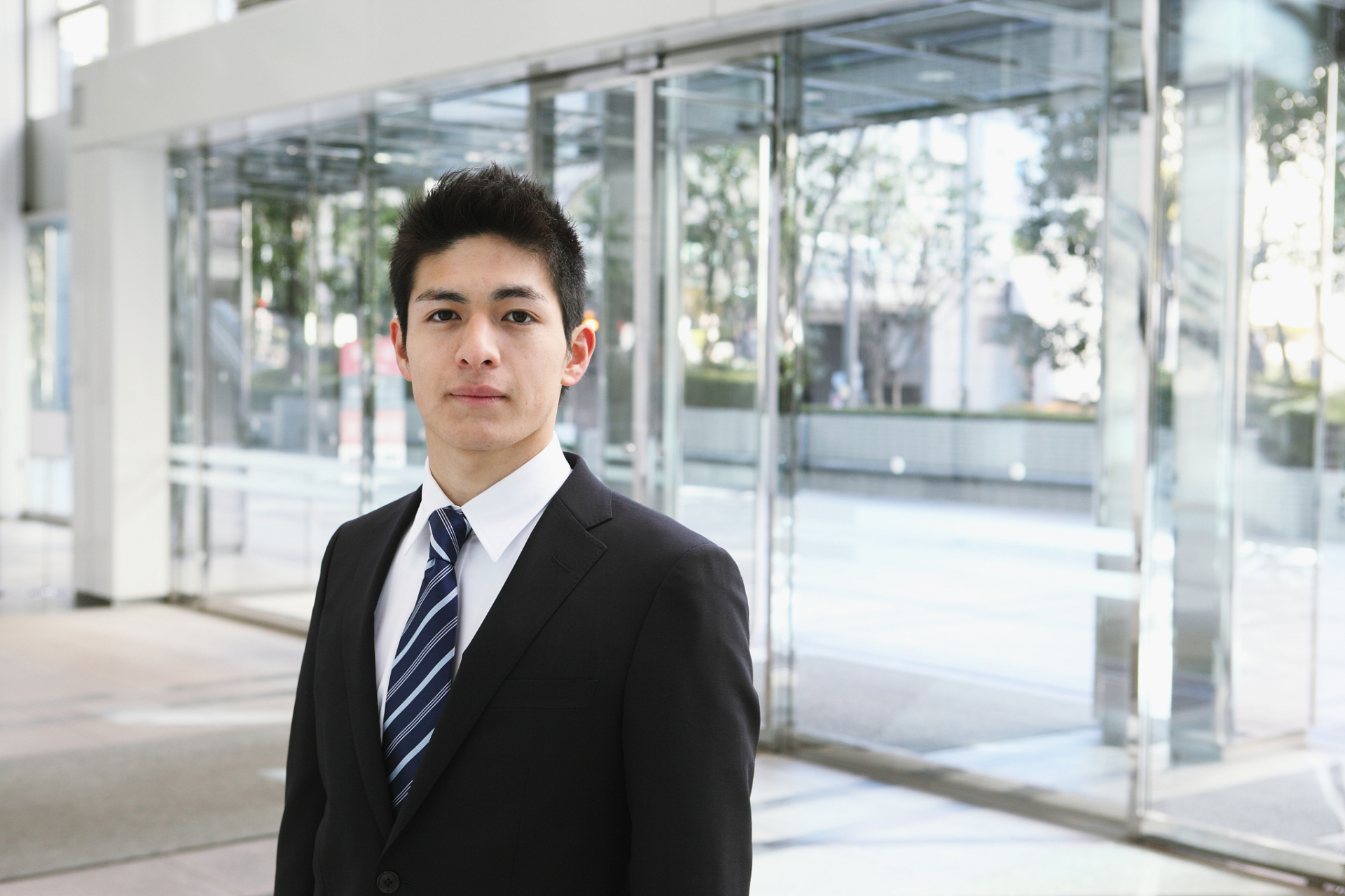 银行女不能娶,那银行男能嫁吗?