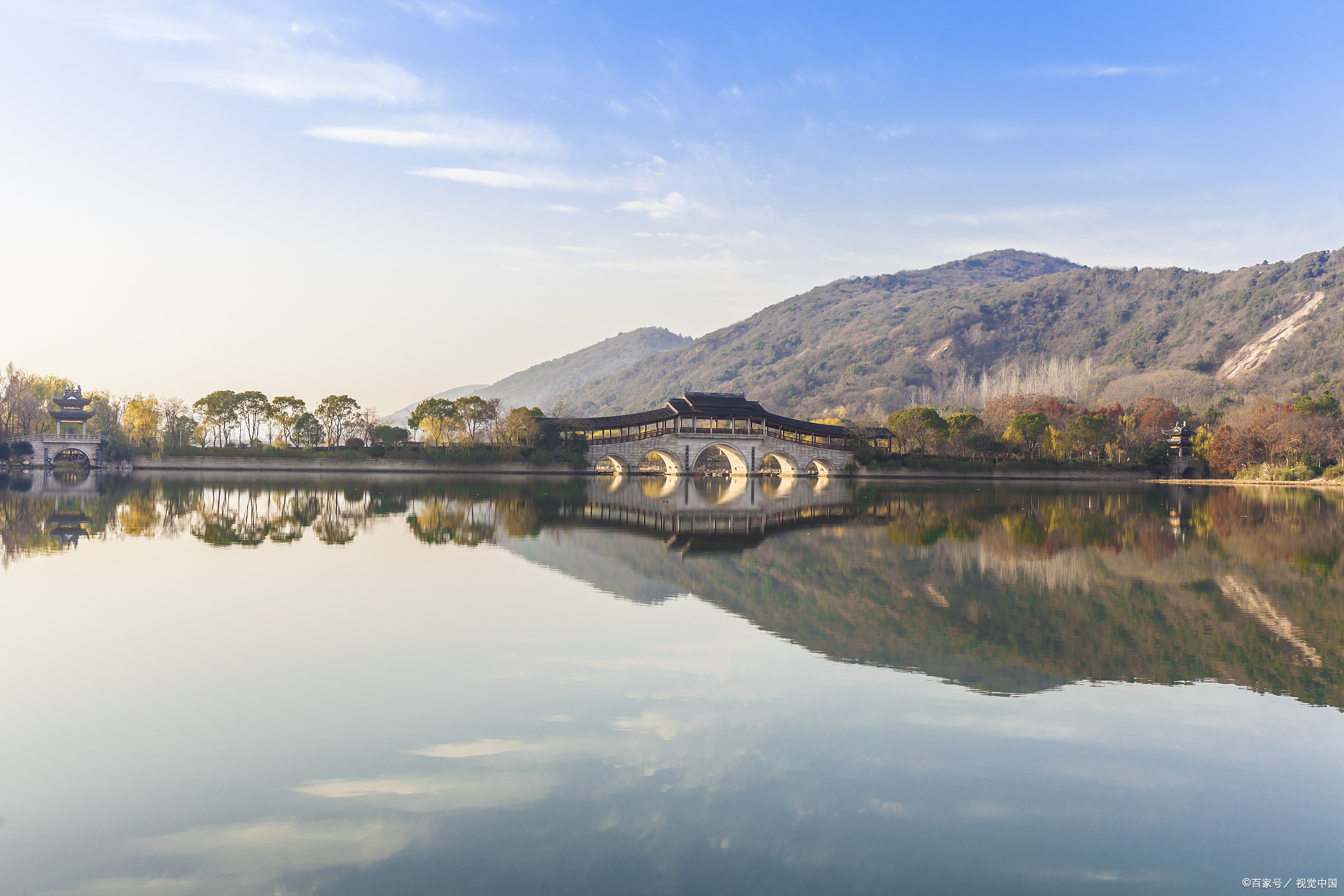 这个位于江苏苏州吴中区太湖畔的宝藏景点,简直就是大自然馈赠给人类