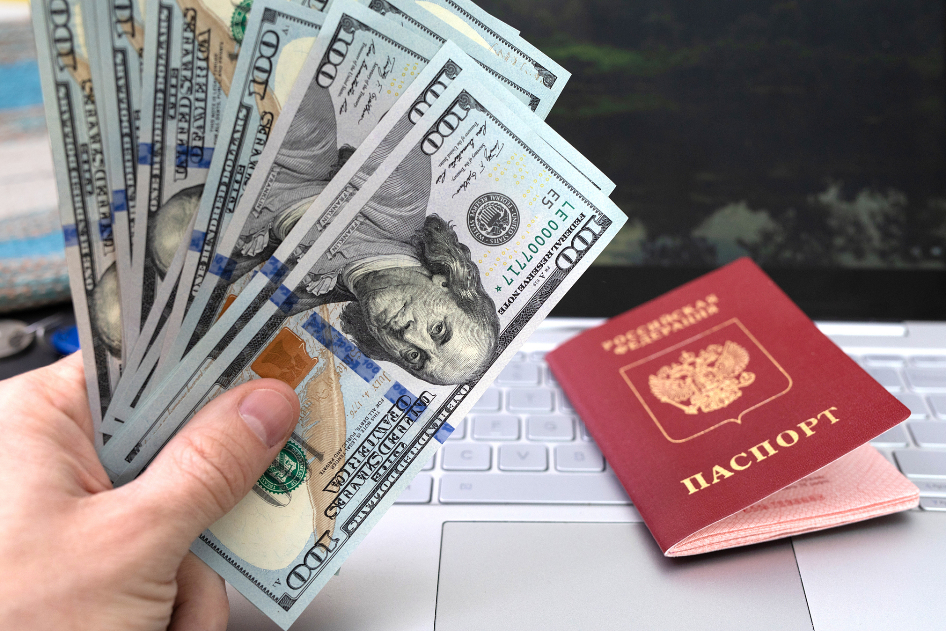 15美元的差距,虽然不是很多,但看着心里却不是很舒服,主动去调整又