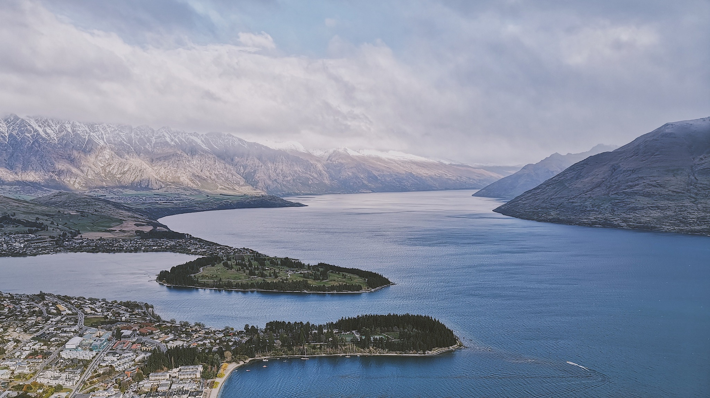 其中,最著名的景点之一就是位于克罗地亚境内的普利特维采湖国家公园