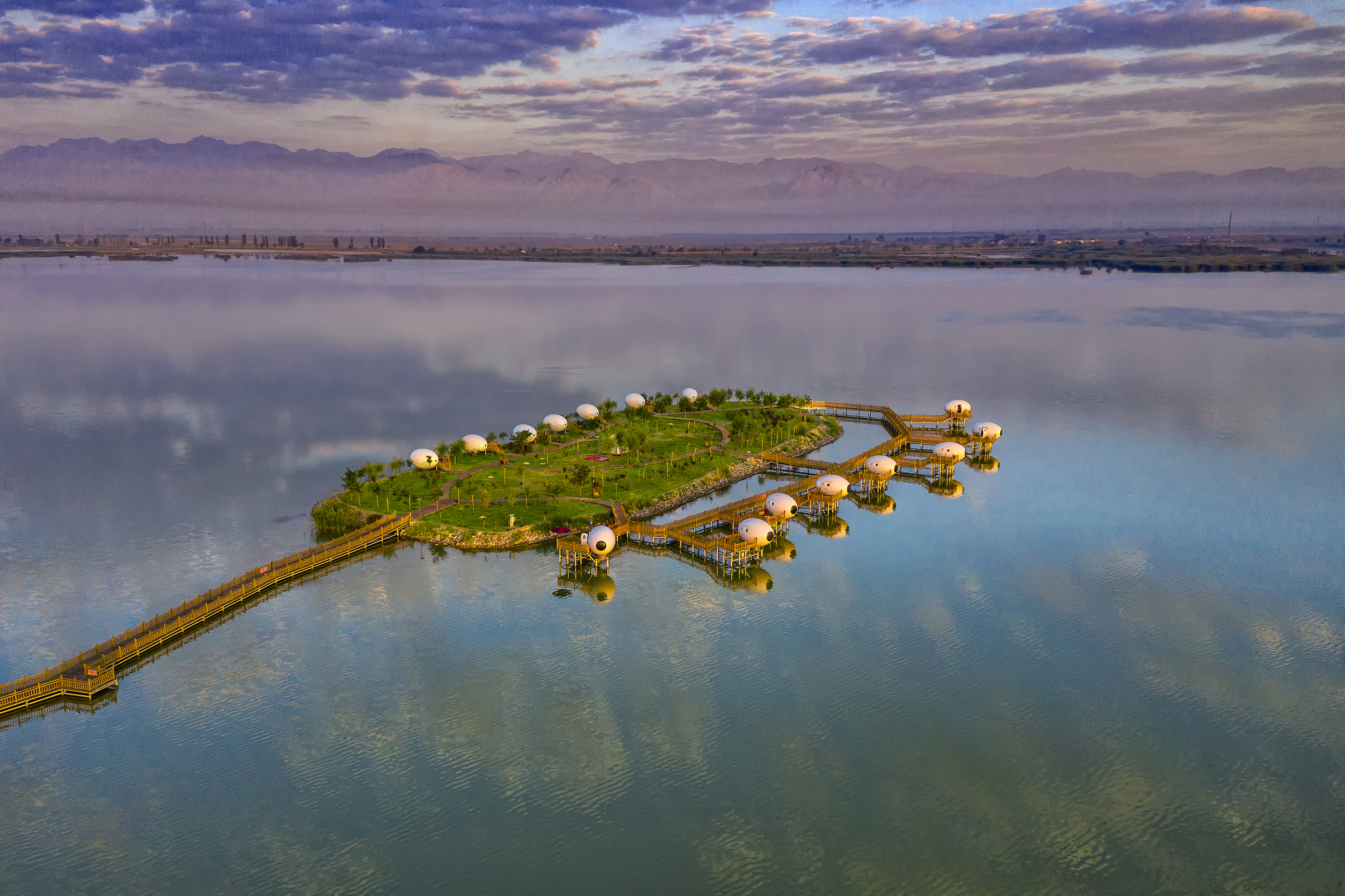 襄阳云梦泽的美景有多惊艳?为何它成为自然爱好者的热门选择?