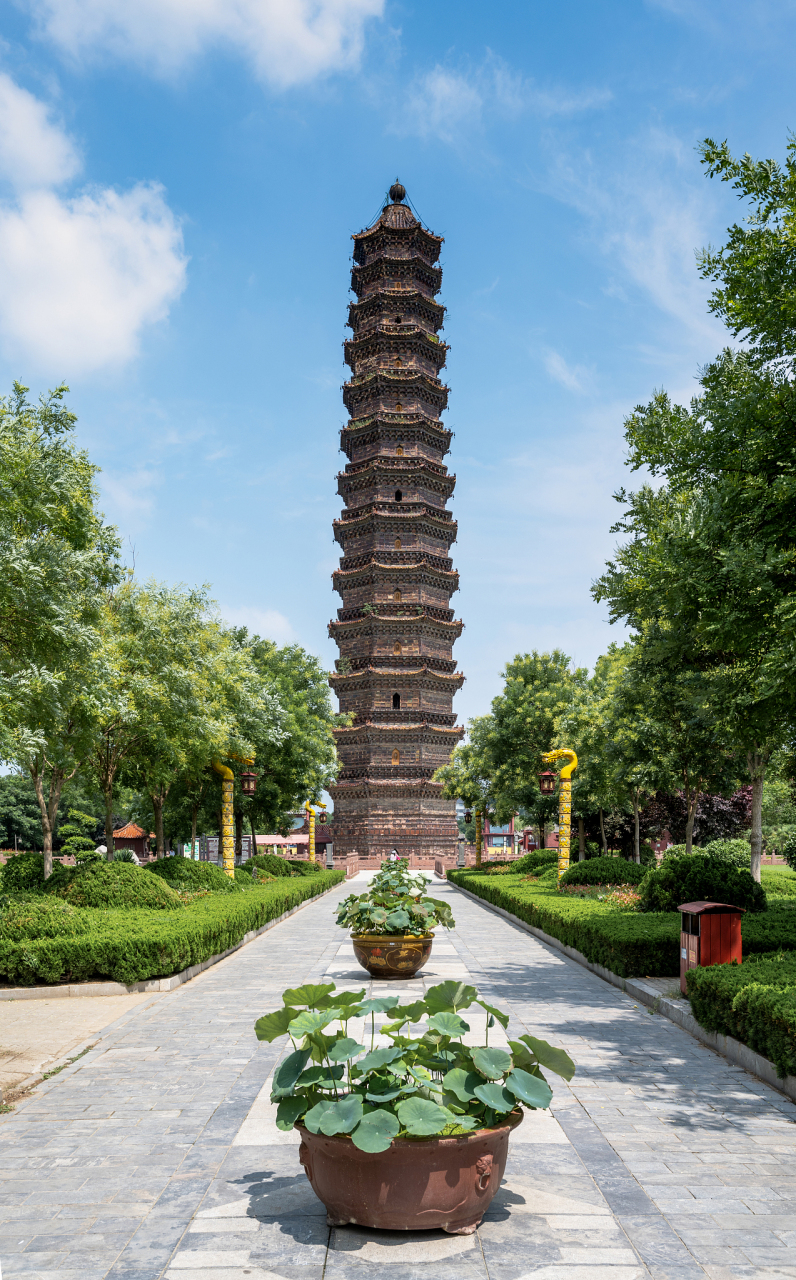 被"误叫误解"600多年,将错就错进行到底的"开封铁塔",缘何被誉为"天下