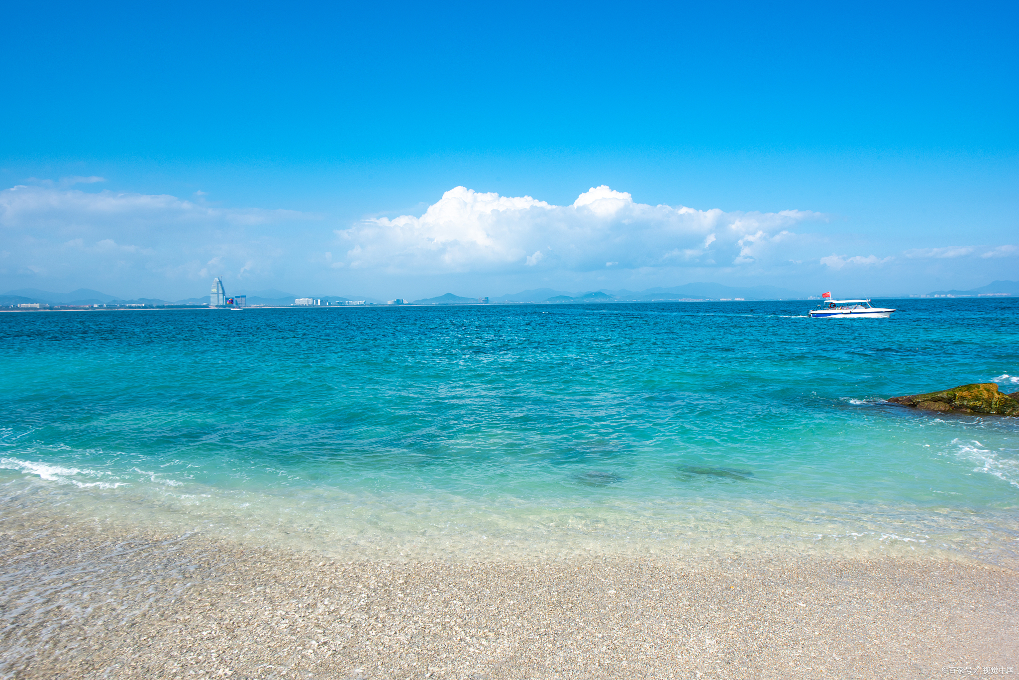 我给大家介绍一个国家5a级旅游景区:三亚市蜈支洲岛旅游区,这个景区