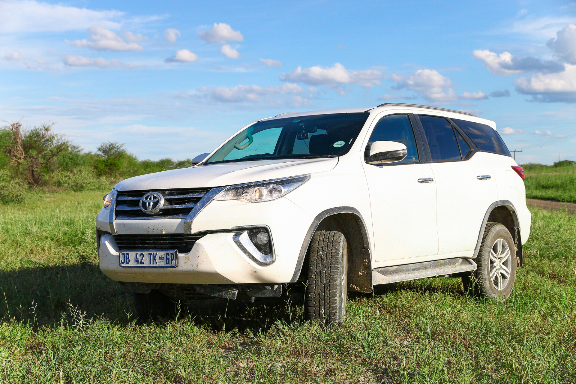 0992丰田陆地巡洋舰是日本丰田汽车公司生产的一款越野suv,也是