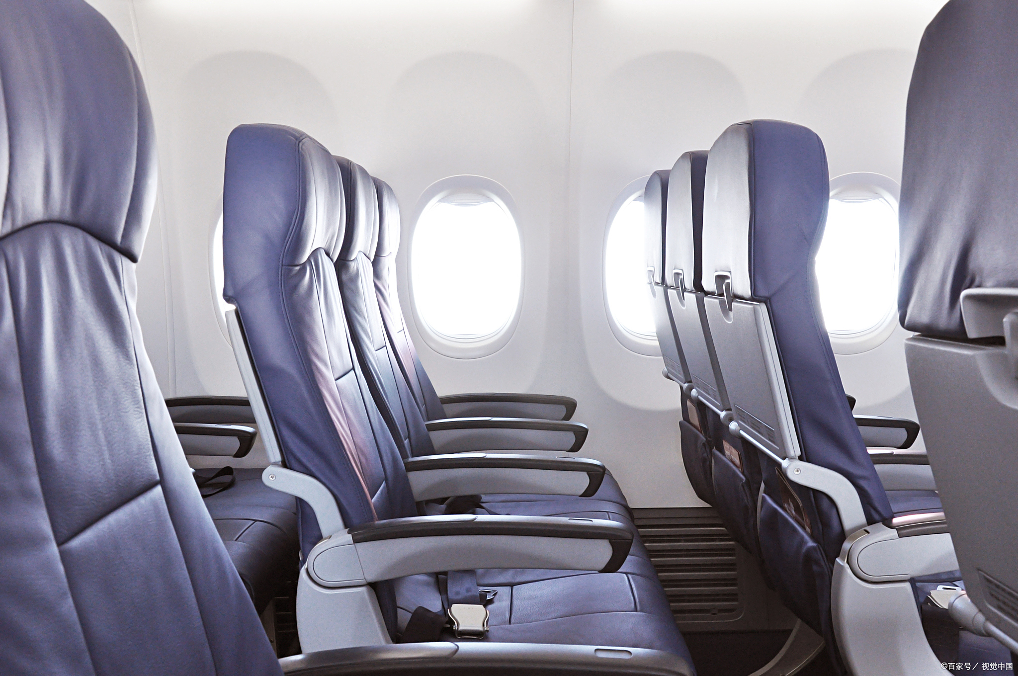 在飞机座位图上选择座位时,最佳位置的选择取决于您的个人偏好和星篌