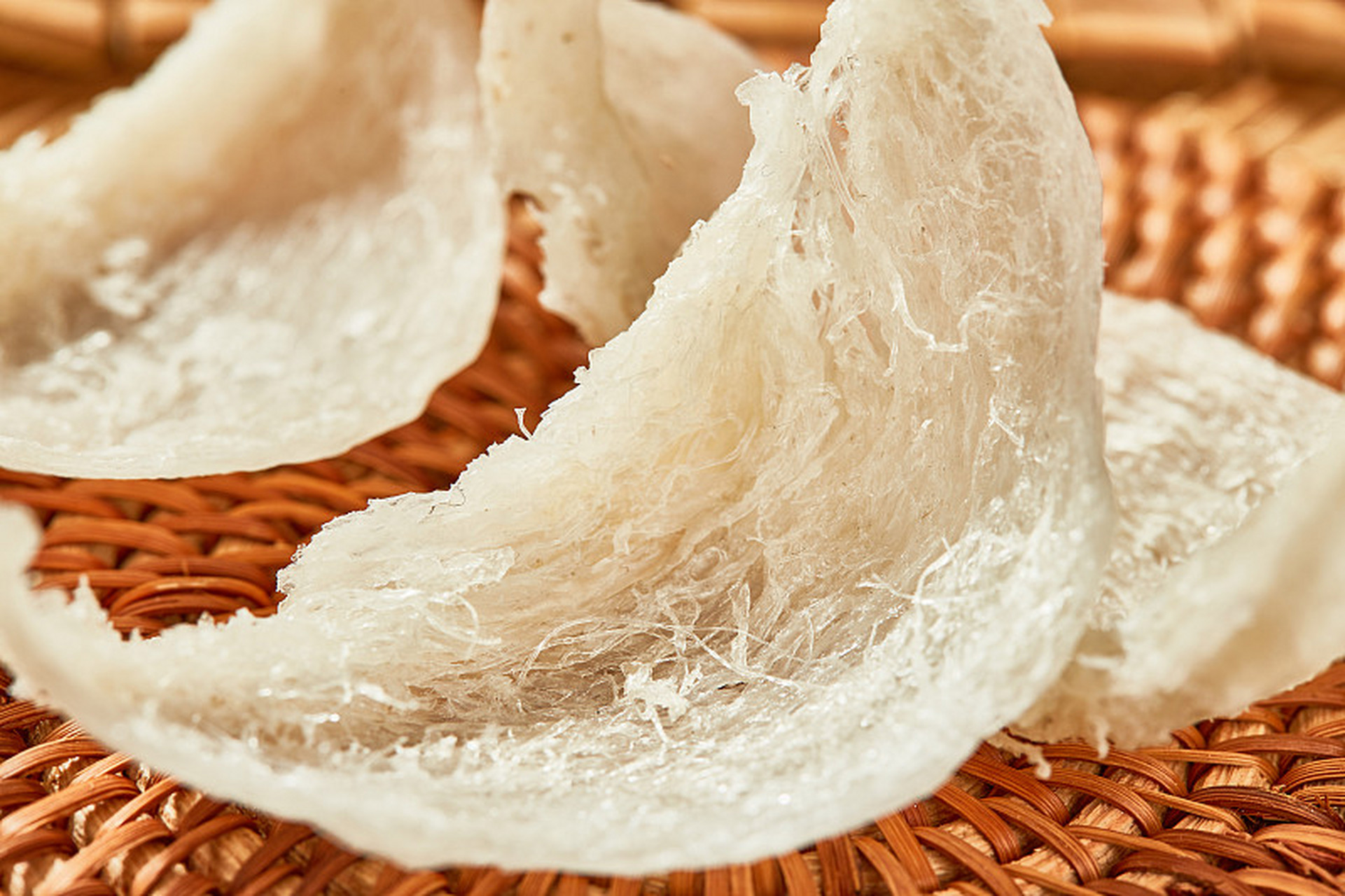 什么牌子的燕窝好 来自马来西亚的原生态燕窝比较好 我们逸展燕窝厂