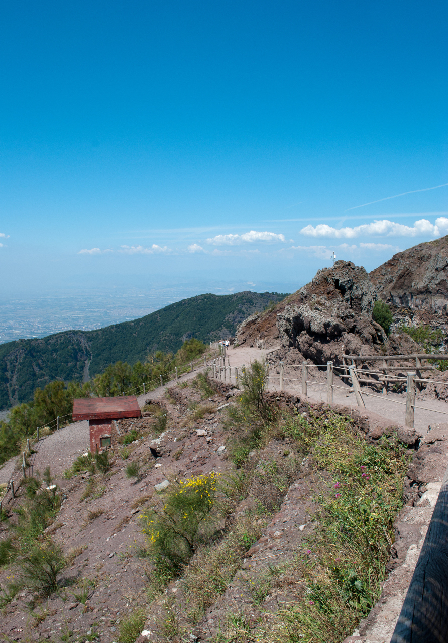 保定十大免费景点-庆都山  庆都山位于河北省保定市唐县西北部,是一座