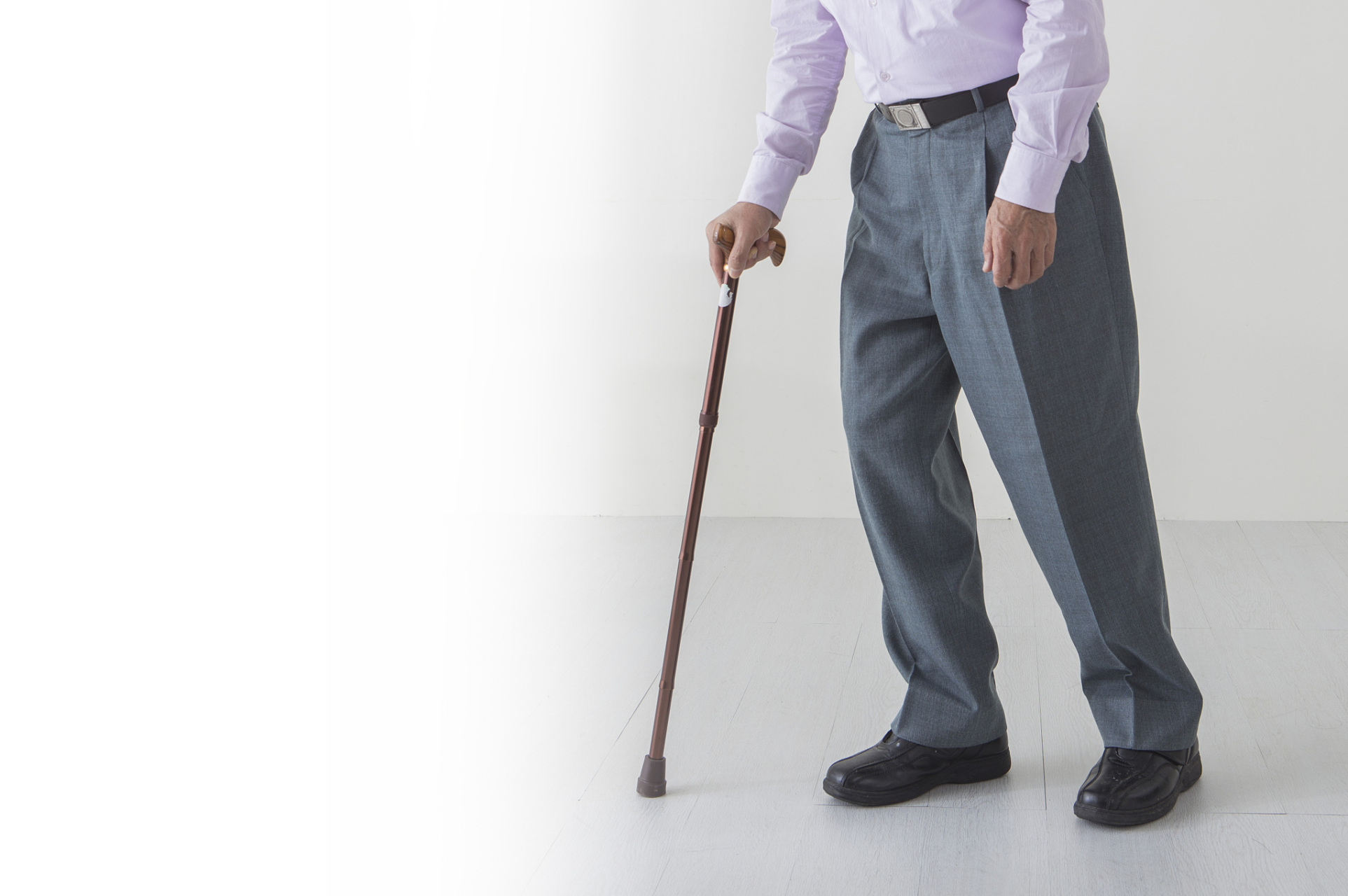 秋日生活创作季# 【下肢受伤要越早脱拐越好吗?