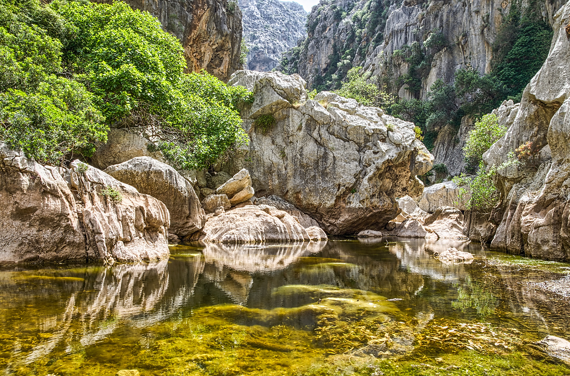 野三坡风景名胜区位于中国河北省张家口市崇礼区,是一处以自然风光和