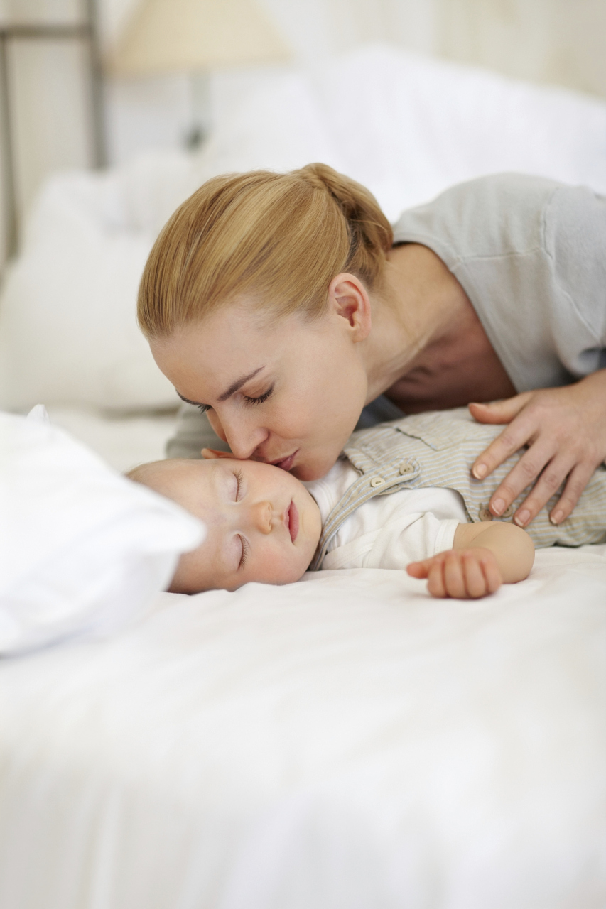 哎,宝爸宝妈们,你们是不是也曾经为了哄宝宝入睡,尝试了各种姿势,最后