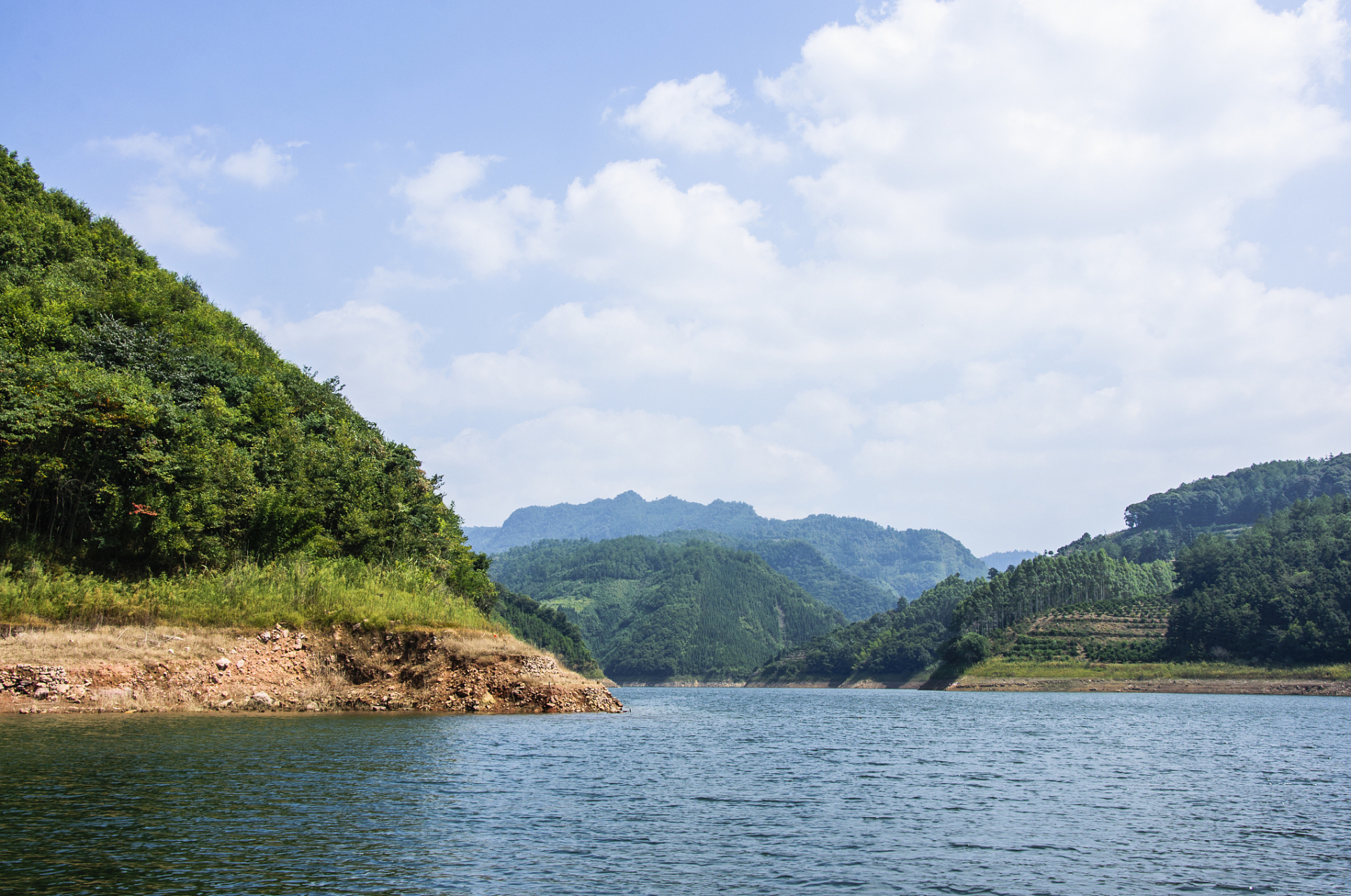 仲夏消暑季#百丈漈飞云湖景区位于温州市西南部飞云江中上游的文成县