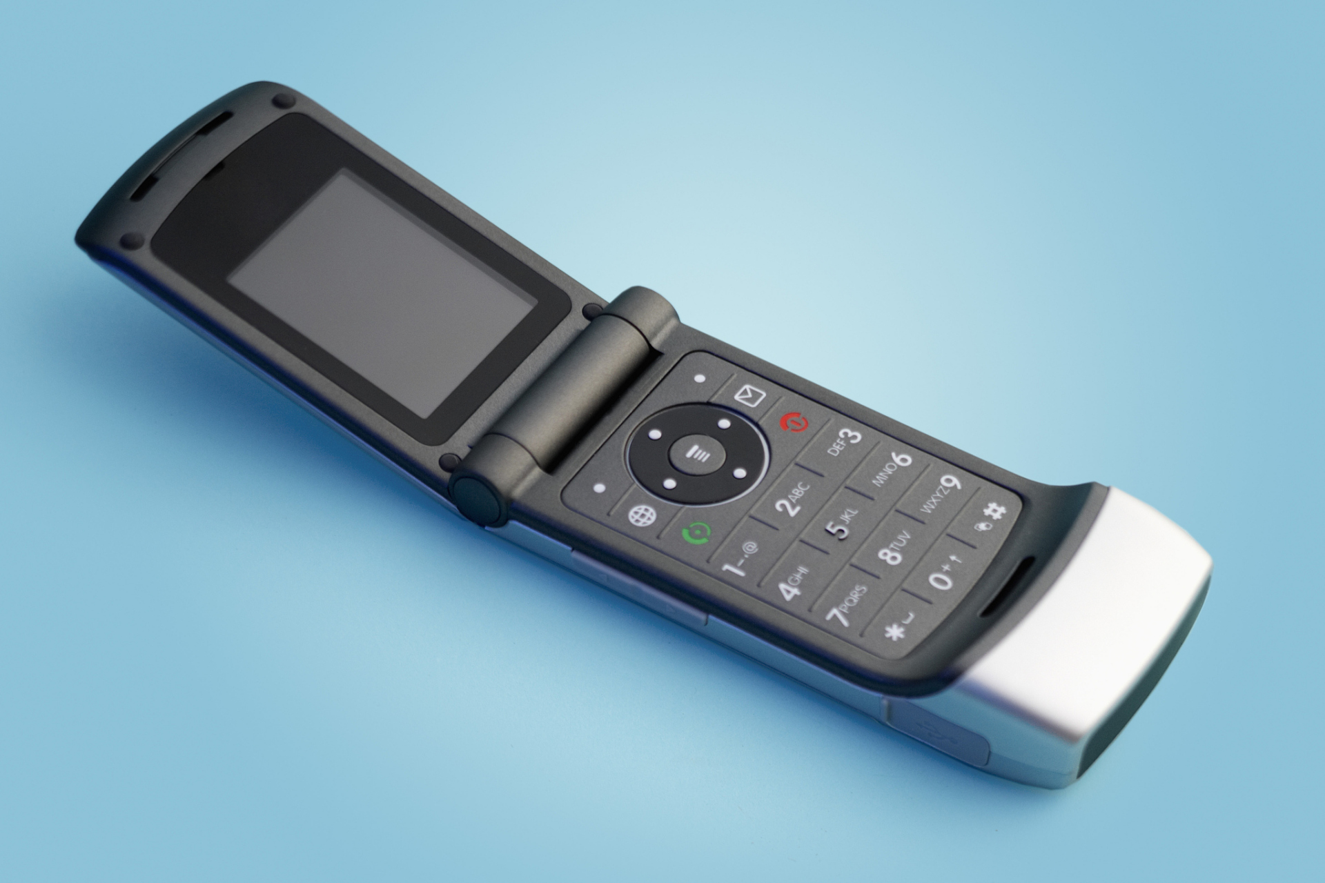 西门子m55采用了内置天线的设计,配备了1.