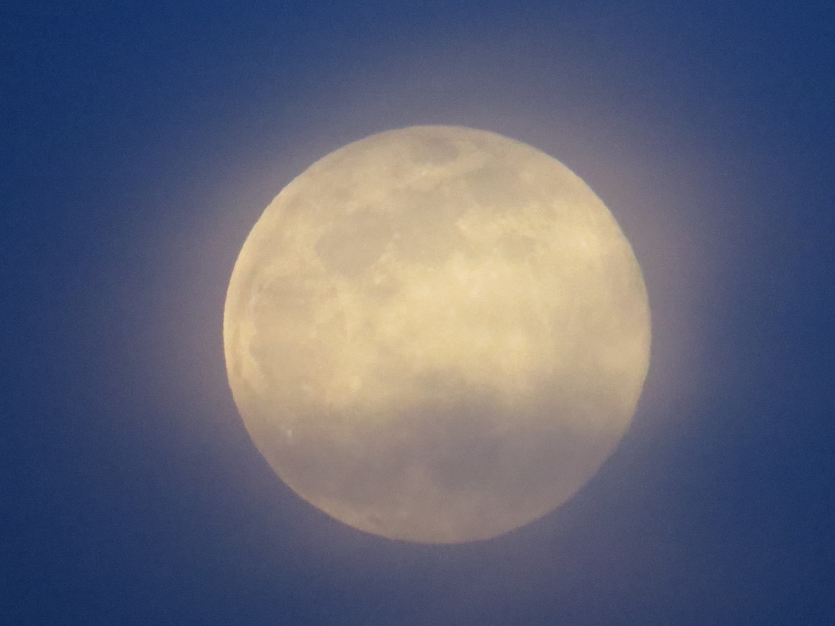 9378  这次中秋遇上超级月亮,不仅让我们领略了大自然的神奇魅力