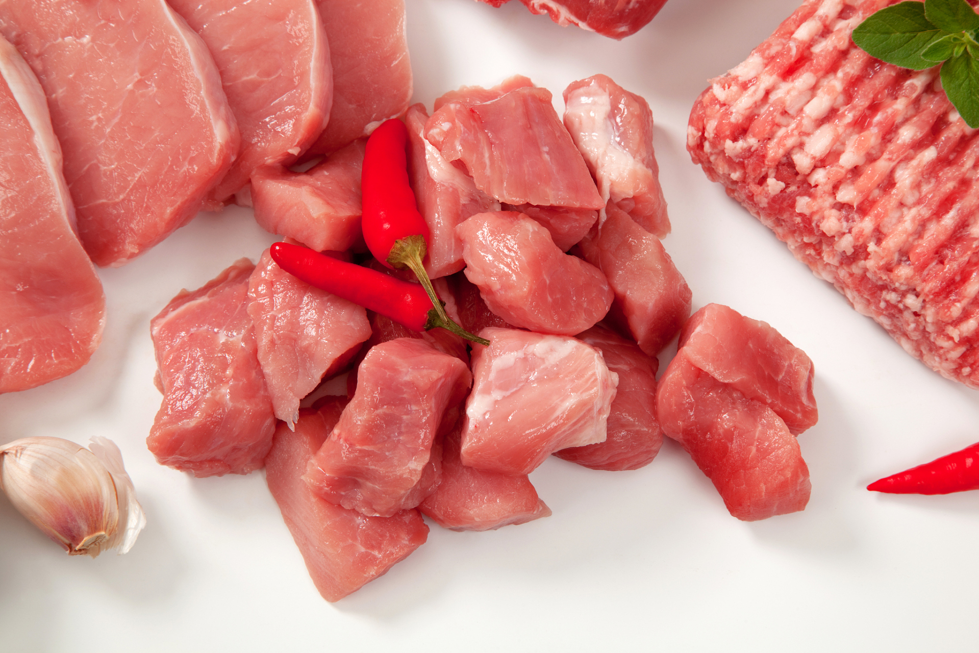 以下是与食用红肉与健康之间的联系有关的一些关键点: 蛋白质和营养素