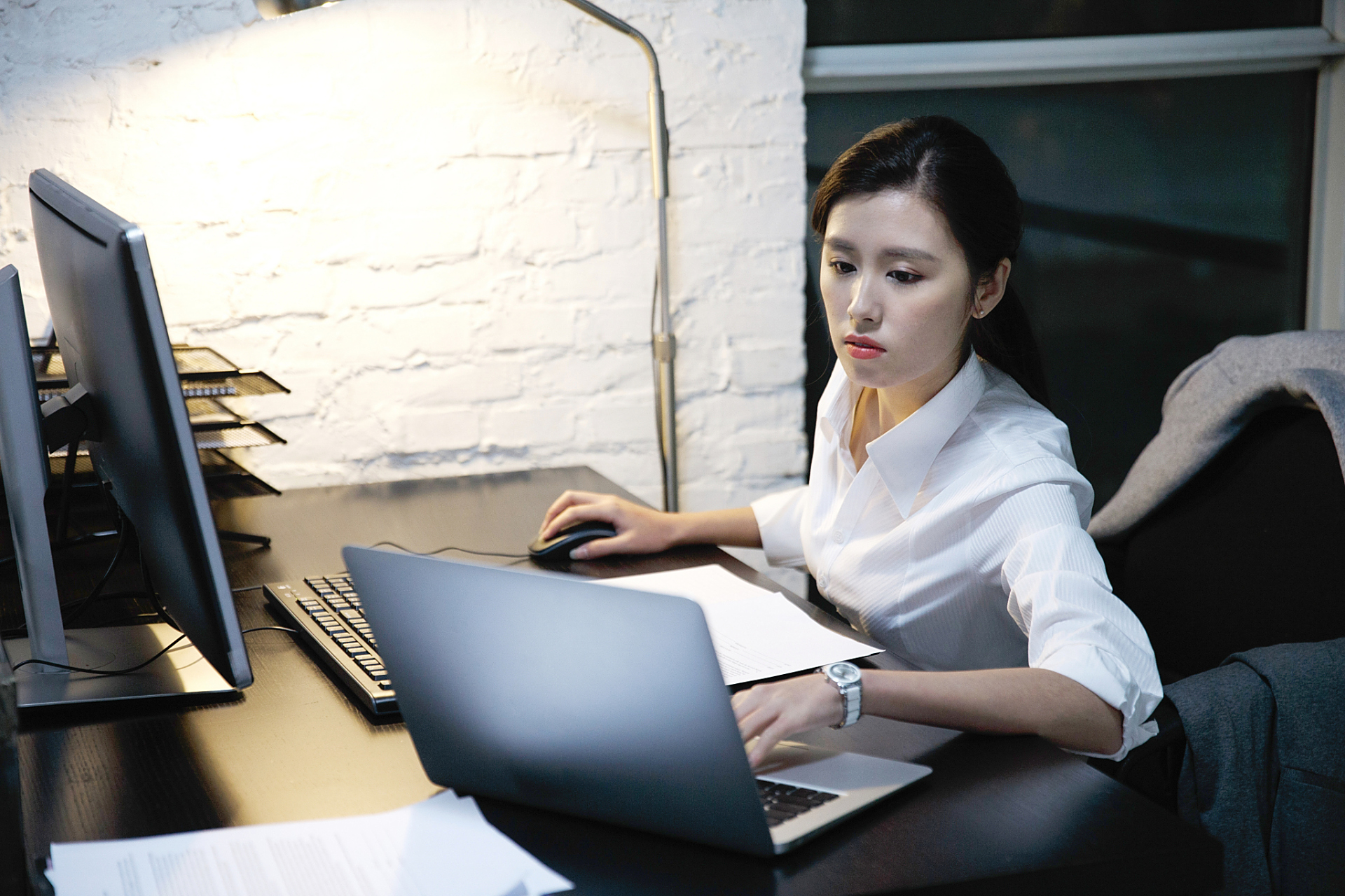 在中国,月薪两万对于年轻人来说并不是非常容易