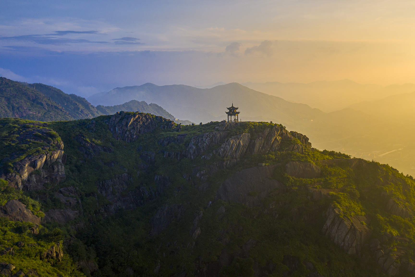 鸡公山多高图片