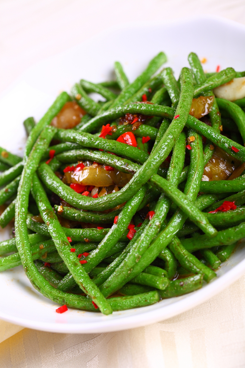 夏天到了,总是想吃一些清爽的凉菜98 这次我试着做了一道凉拌长豆角