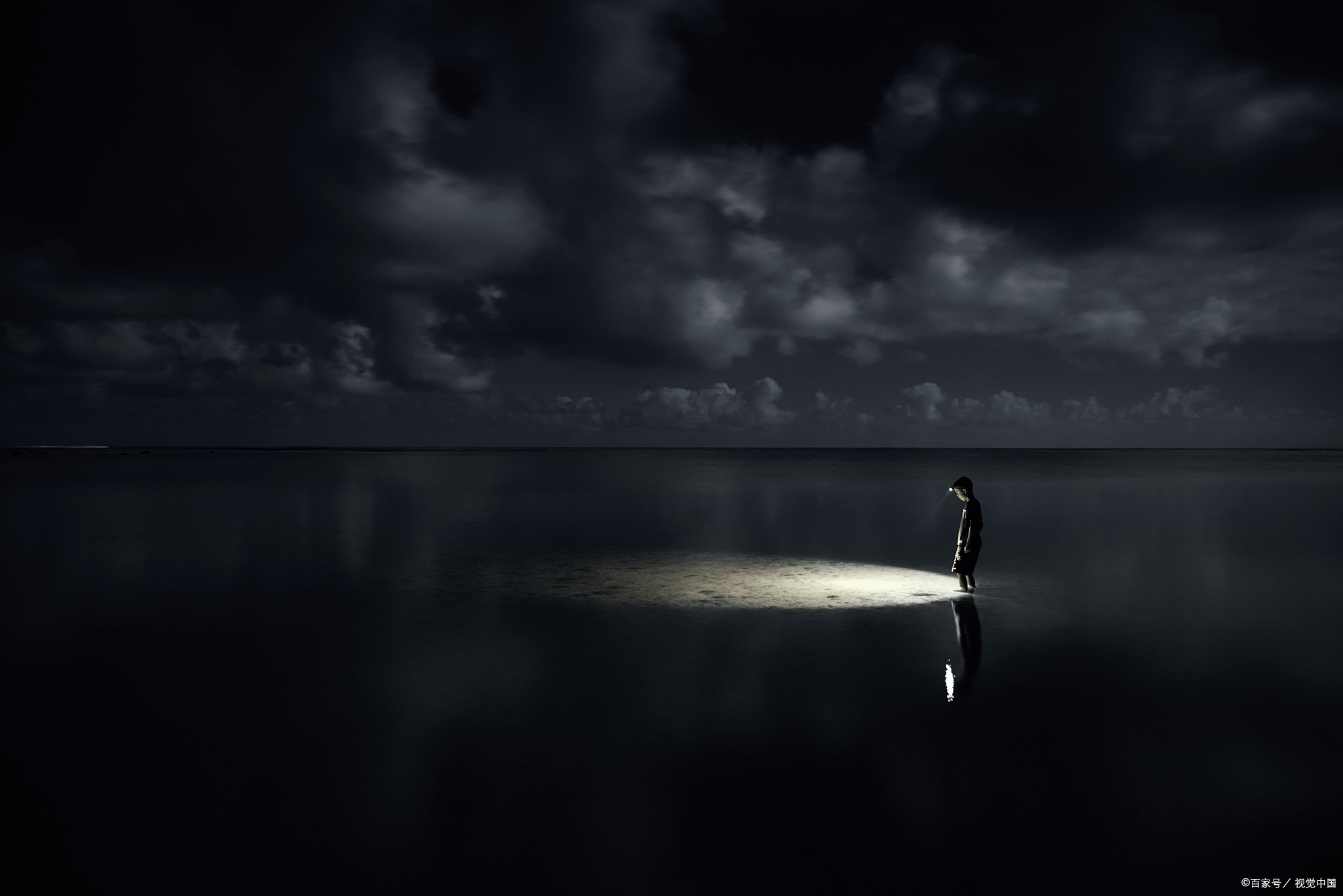 抑郁症患者在情绪上可能非常敏感,某些话语可能会无意中加重他们的