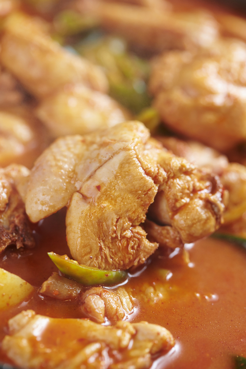 寿光虎头鸡是寿光传统特色菜,已有几百年的历史,是寿光人民招待贵宾和