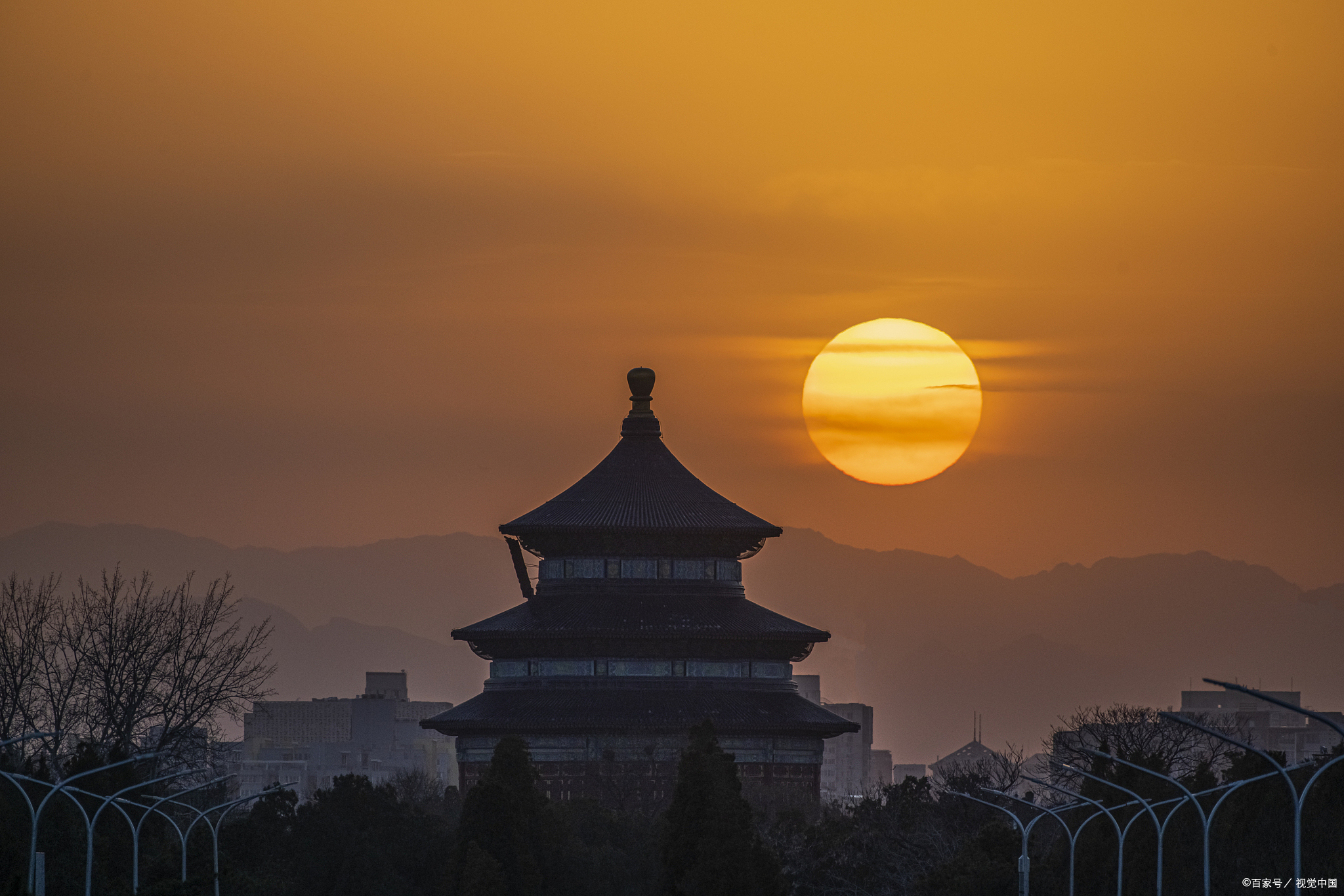 晚钟构图图片