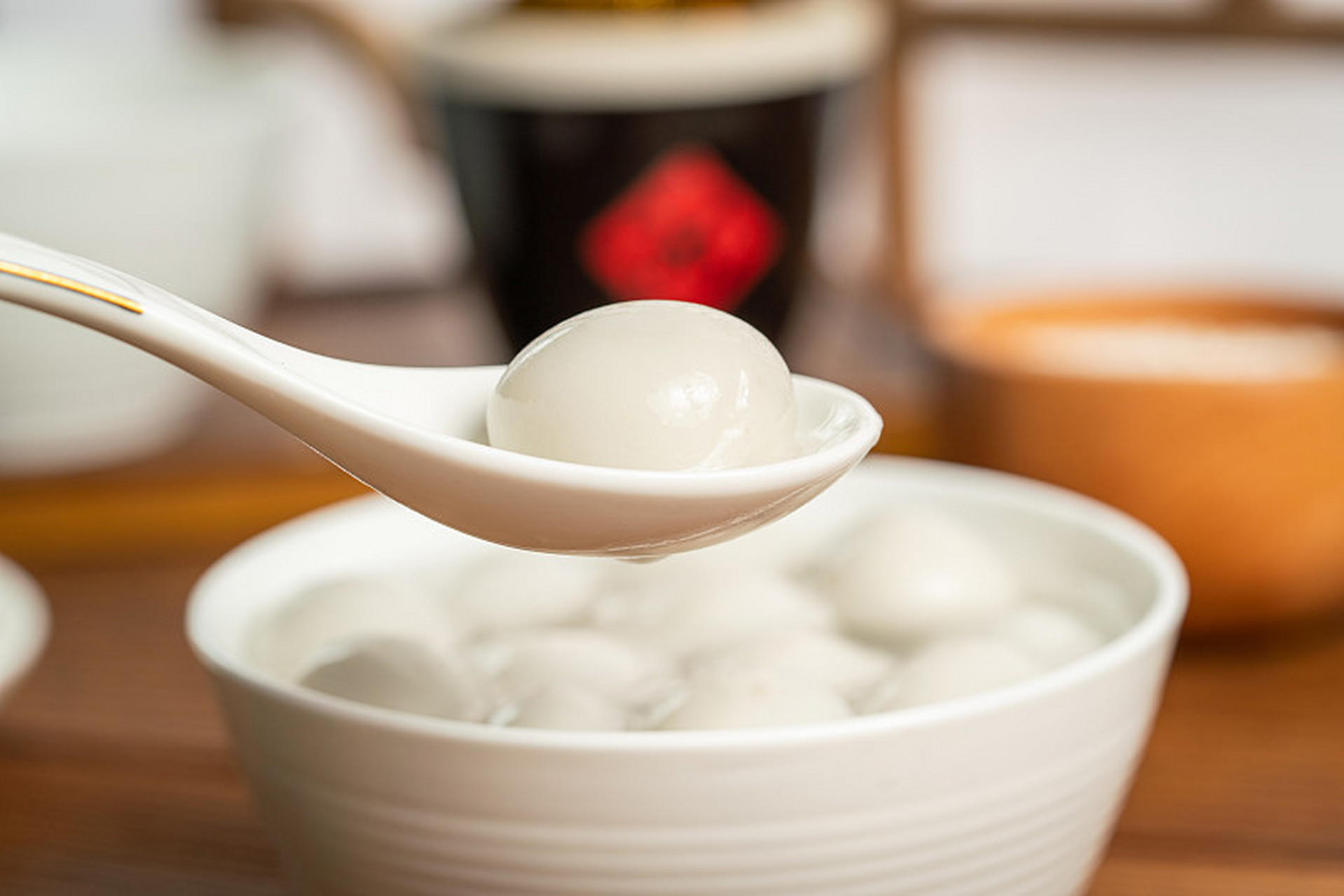 赖汤圆是成都盛名的小吃之一,有着100余年的历史.