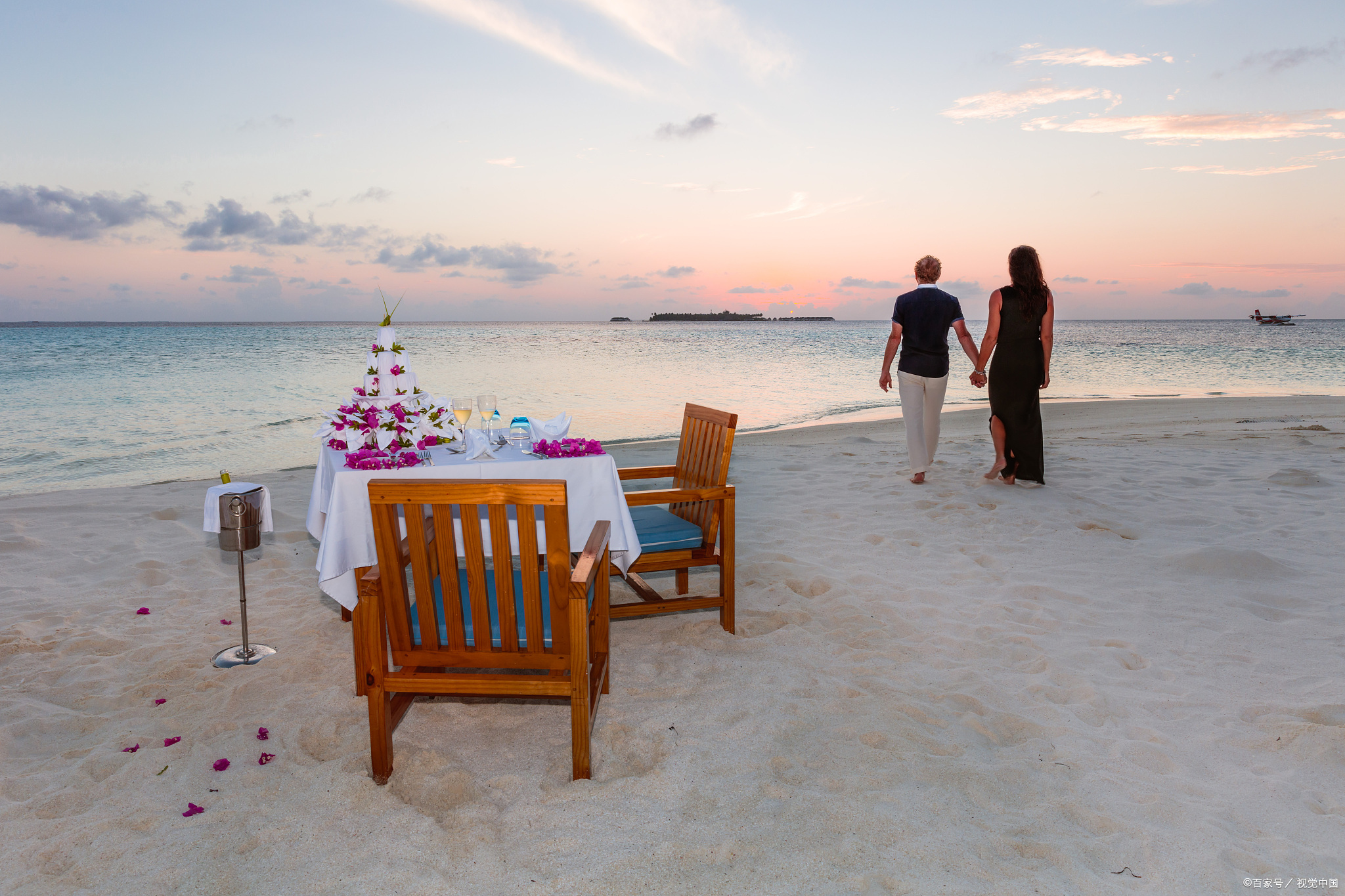 适合情侣去的旅游地方|以下是一些适合情侣去的旅游地方: