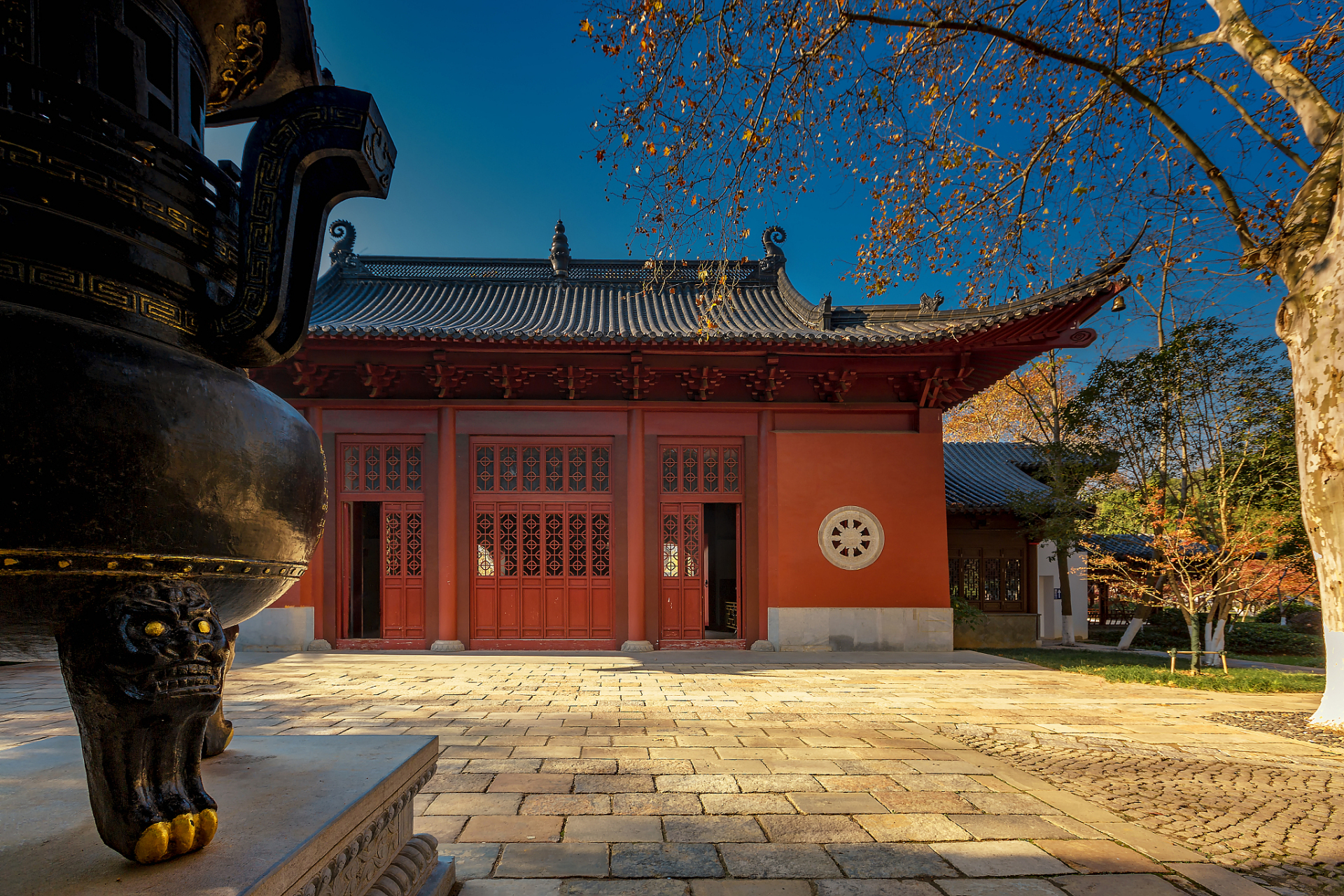 栖霞山的古栖霞寺就是一个不可错过的去处.