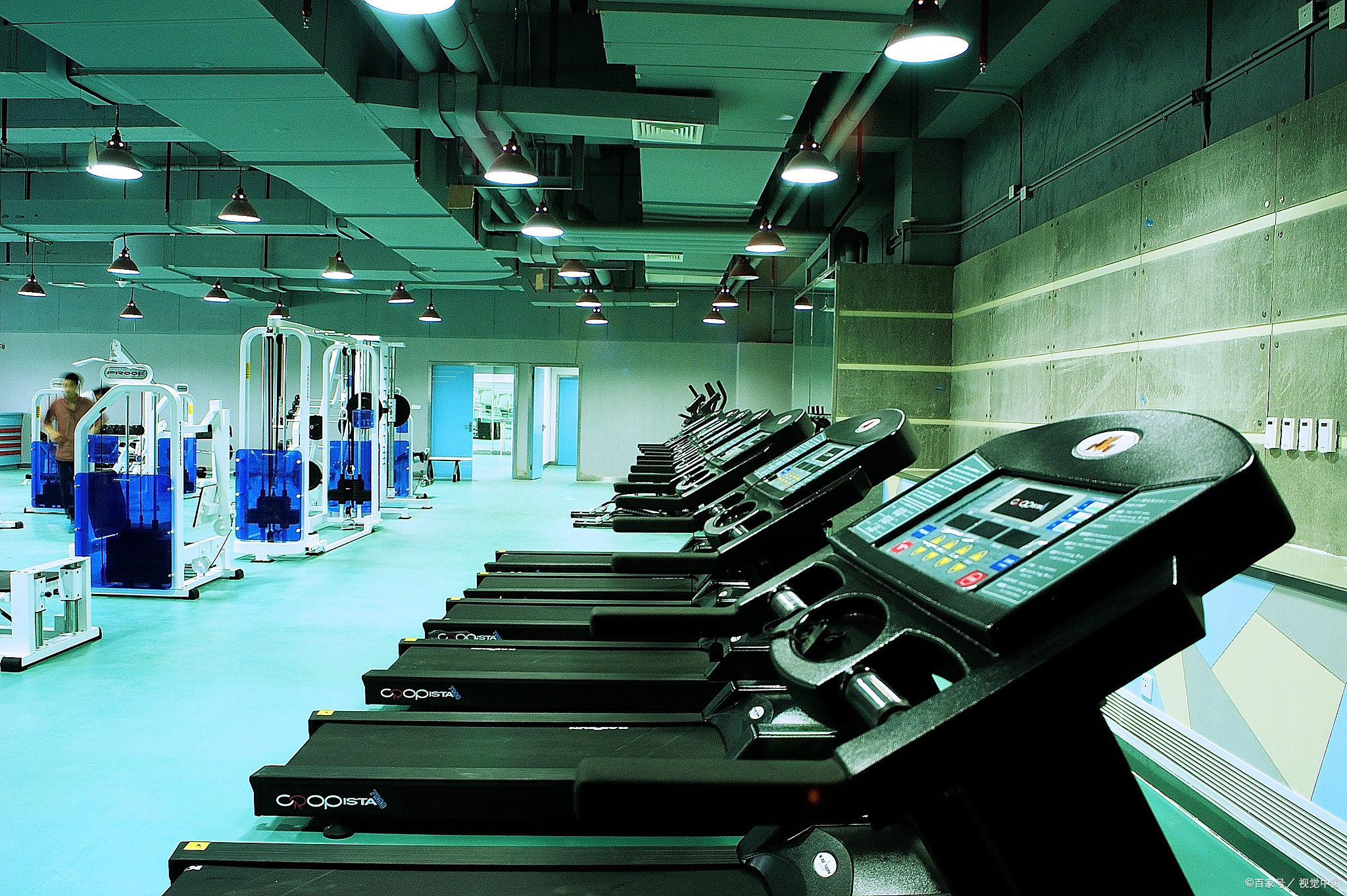 夜跑,广场舞,健身运动呈蓬勃开展的态势,你所在的城市这样吗?