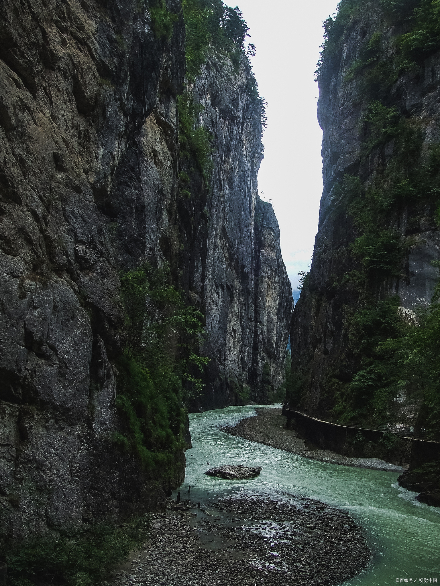 牛肝马肺峡风景区非常漂亮.
