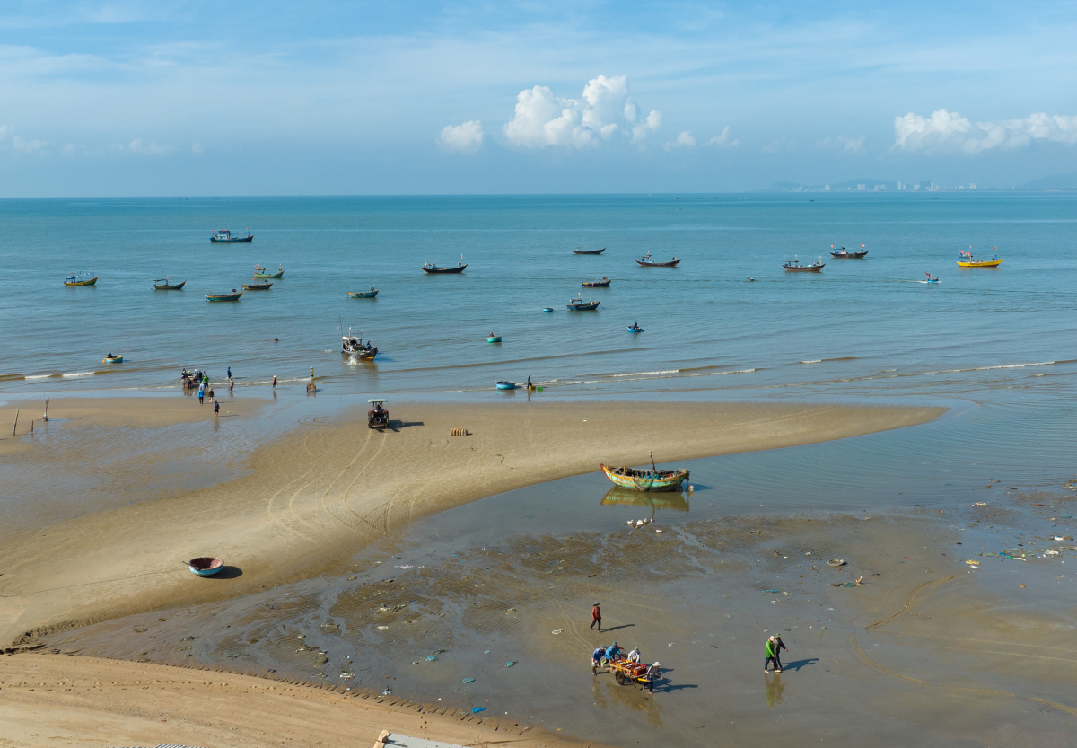 每当提及厦门,我总会想起那洁白的沙滩,翻滚的海浪和绚烂的夕阳,它们