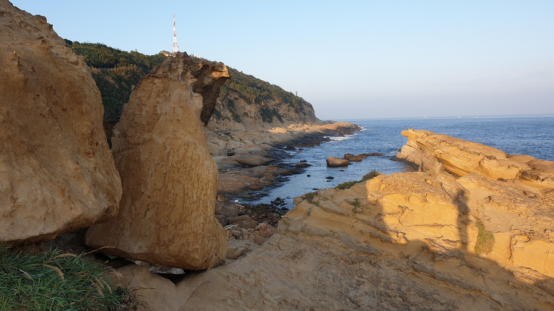 大黑山岛是山东受欢迎的生态旅游度假岛屿,有海上仙山的美誉.