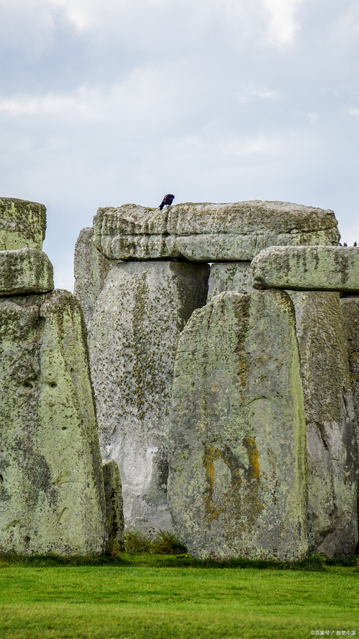 巨石阵,位于英国威尔特郡索尔兹伯里平原上,是欧洲最著名的史前时代