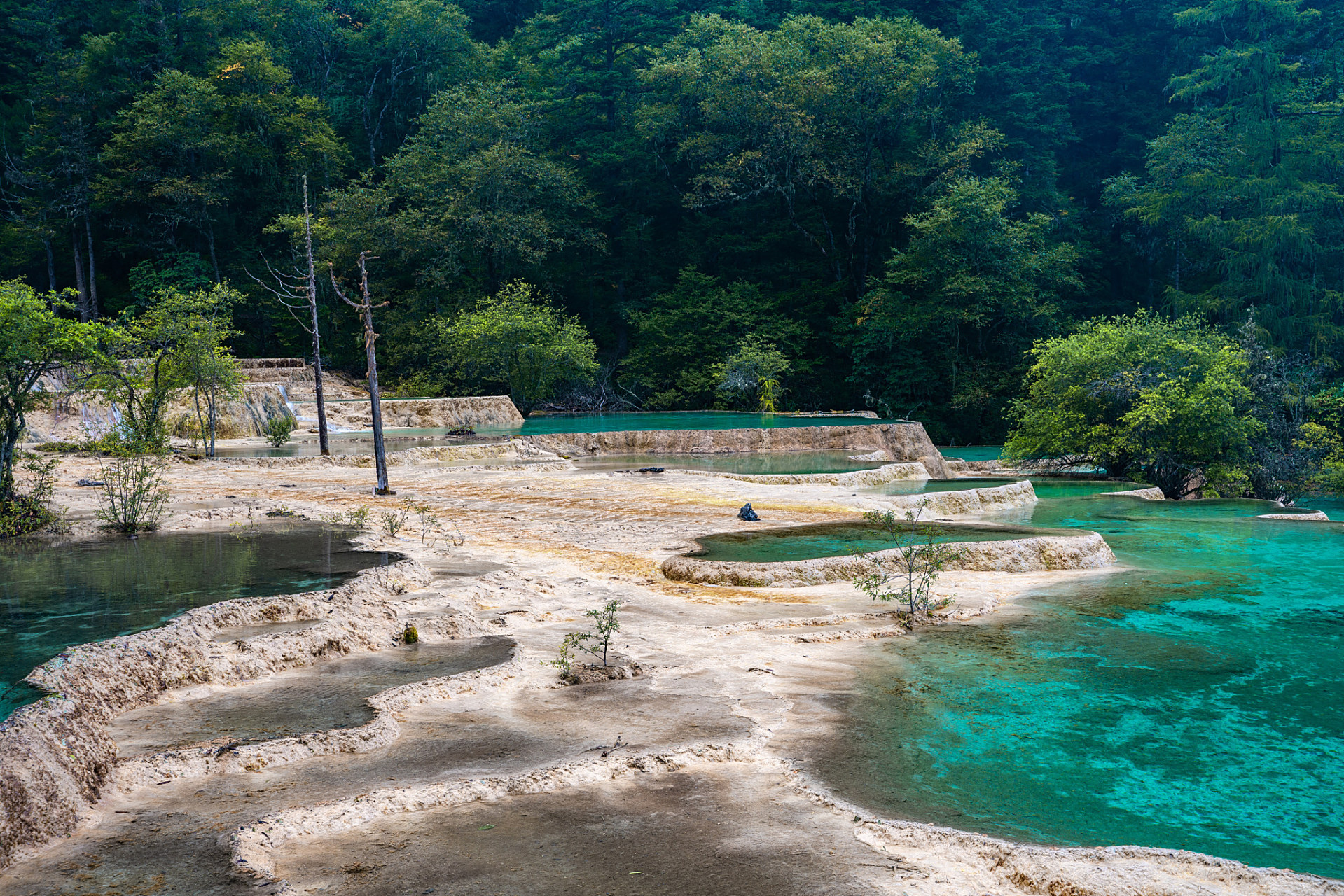 嬉行记#湖南黄龙风景区,以奇特的喀斯特地貌,绿水青山闻名.
