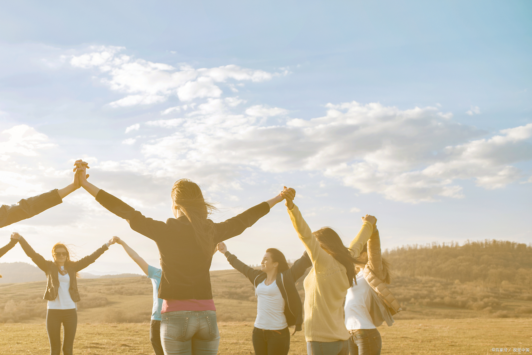 当我们面对被最信任的朋友出卖时,往往会经历到一系列复杂的情感,比如