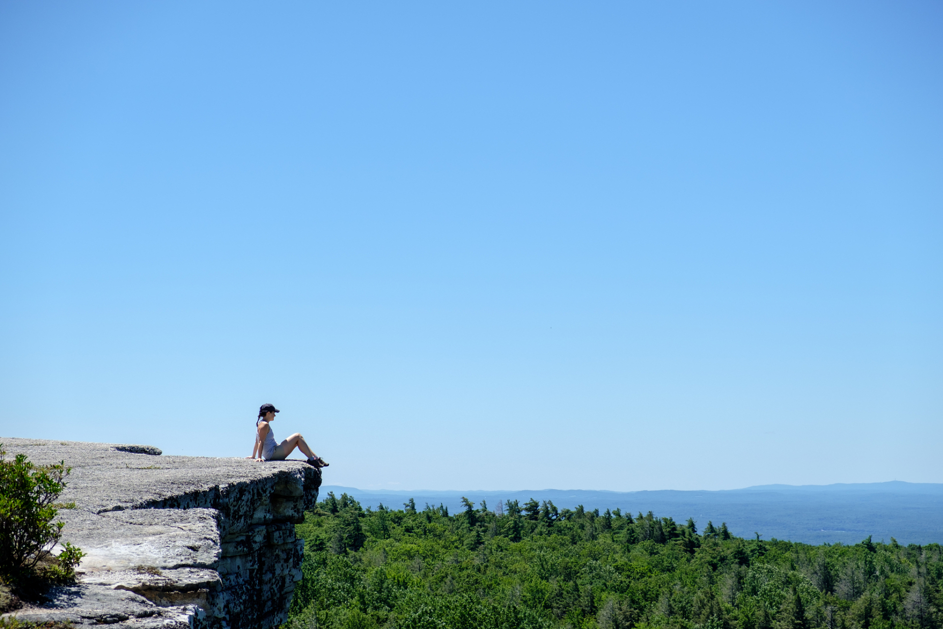 只顾眺望远方, 忘了身边的风景已经转换 一遍又一遍, 似乎总是错过