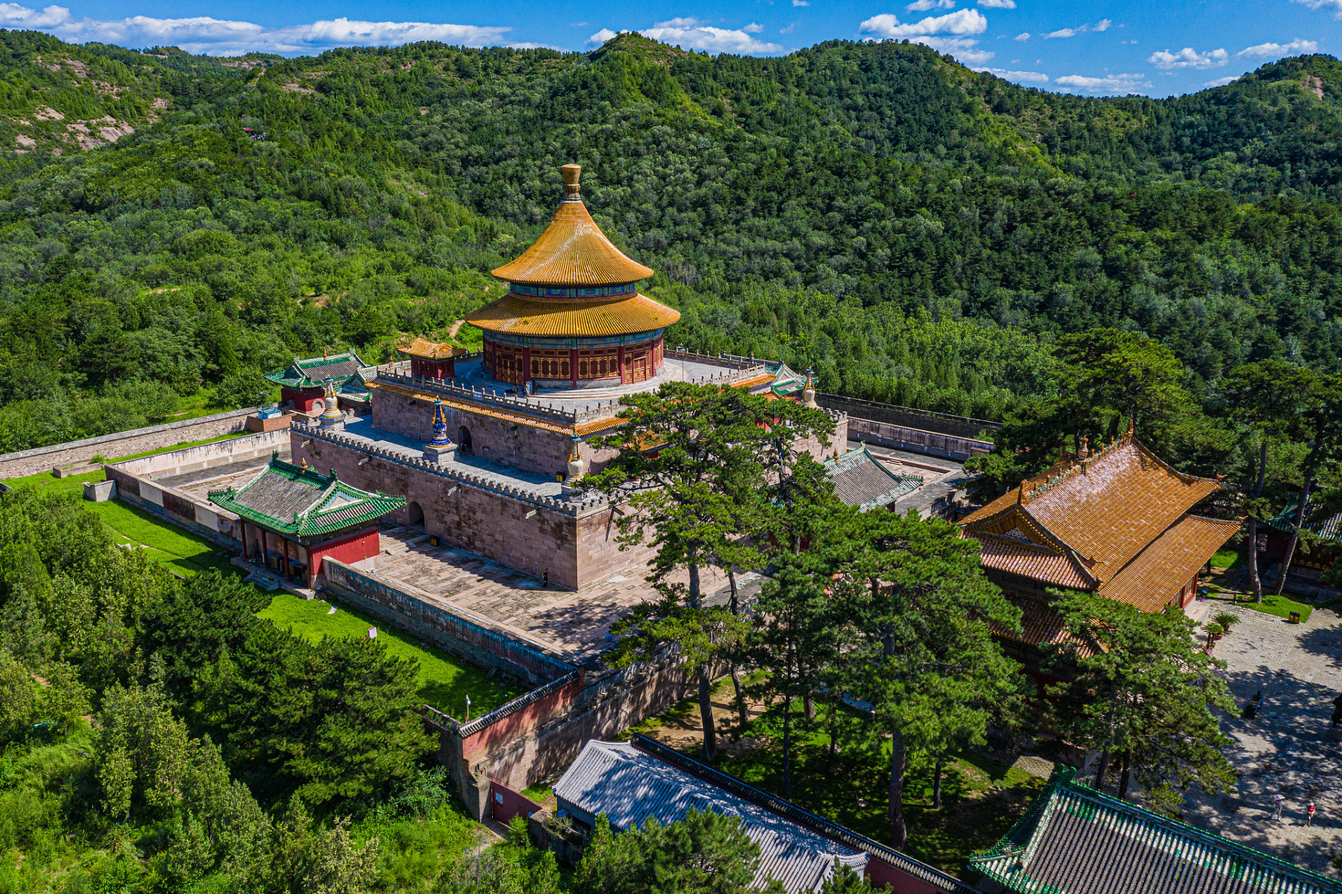承德避暑山庄:世界文化遗产,国家aaaaa级旅游景区,全国重点文物保护