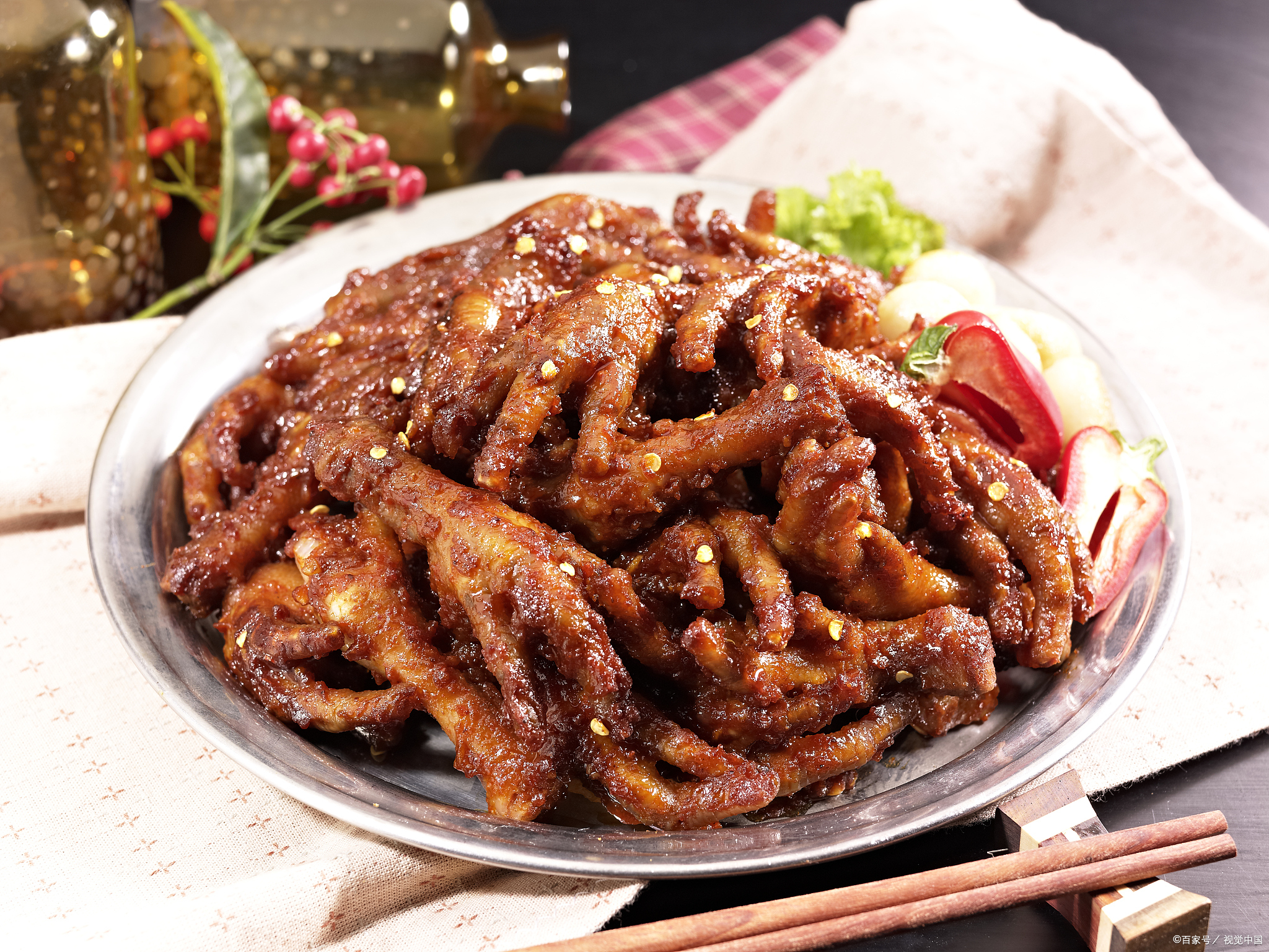 鸡瓜子怎样做好吃?教你红烧鸡爪的做法,轻松在家品尝美味菜肴