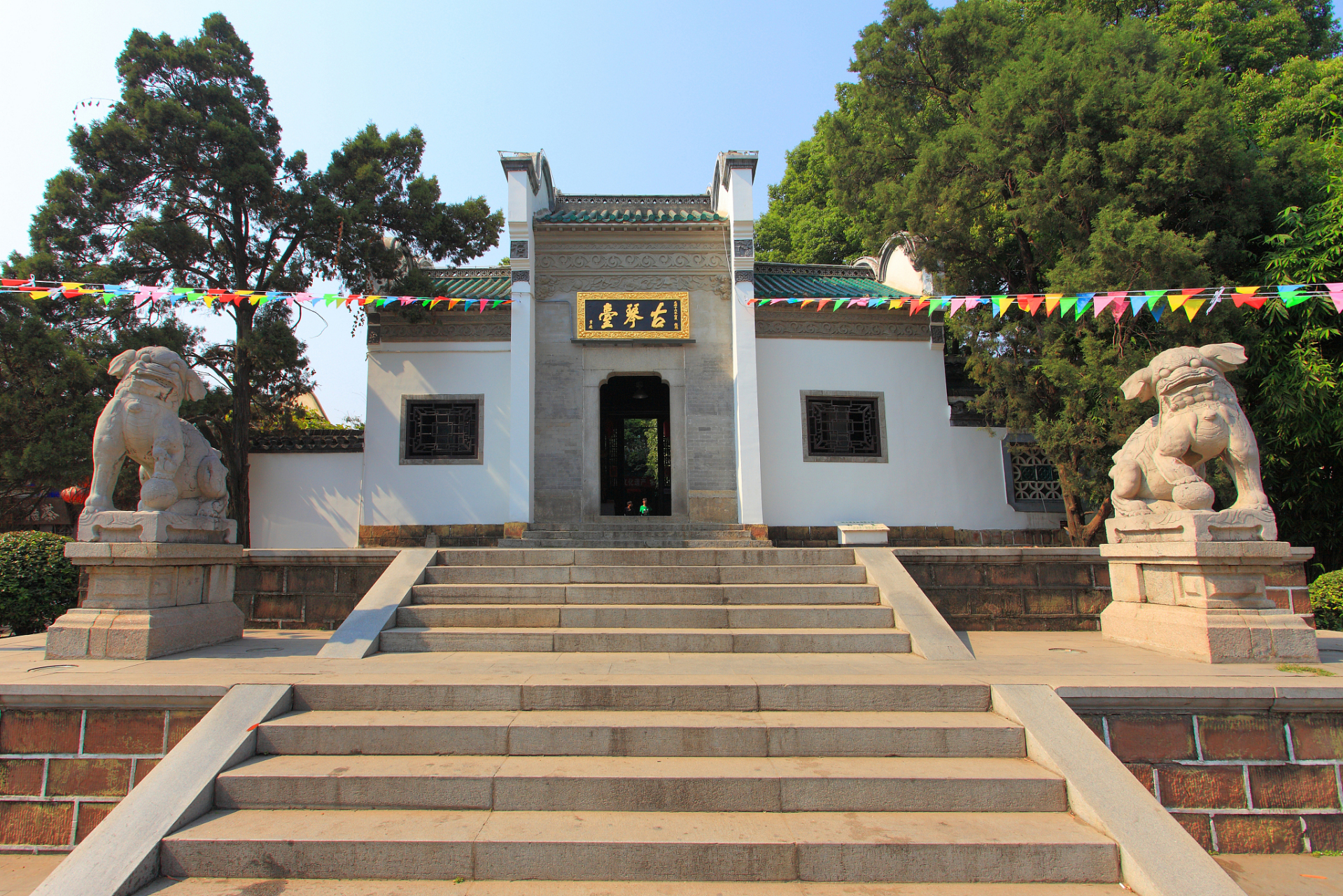 位于文成县南田镇的刘基故里,是一颗闪烁着历史光芒的明珠.