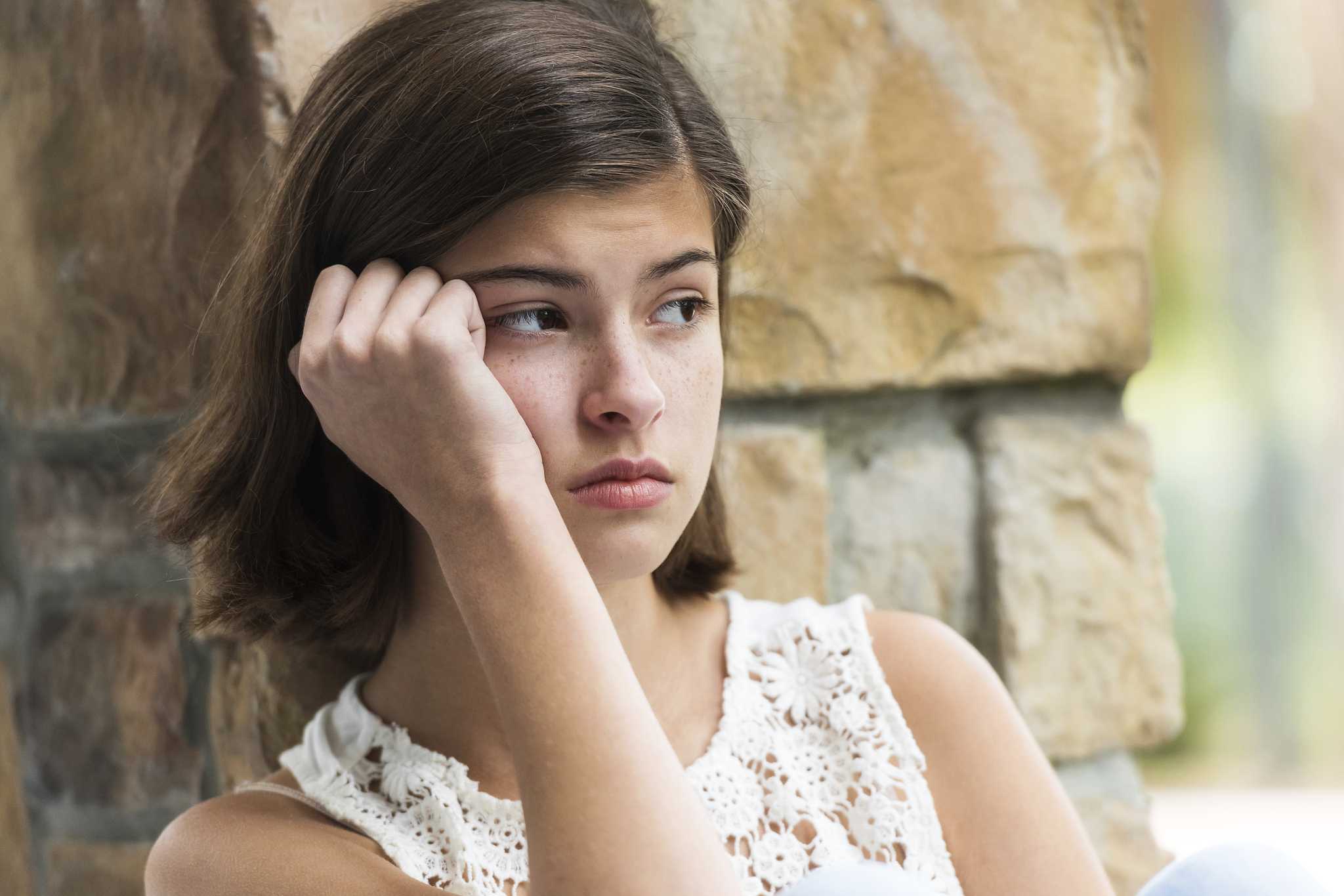 情绪不稳定,反抗权威,社交圈变化.家长老师们,别再错过这些关键信号!