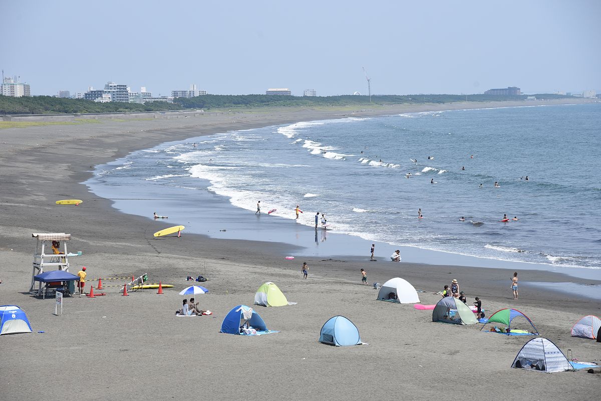 滨海新区的天津港东疆湾沙滩,避暑旅游的沙滩乐趣?