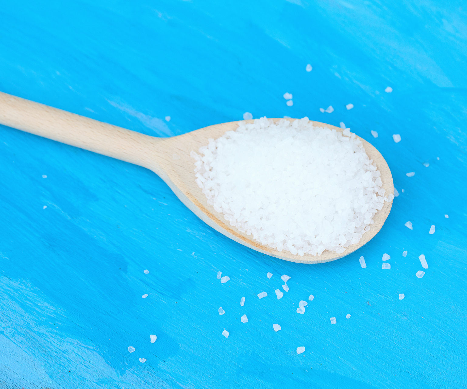 《正能量段子之取决于心量的大小》一勺盐,倒进杯里,很咸,倒进湖里,很