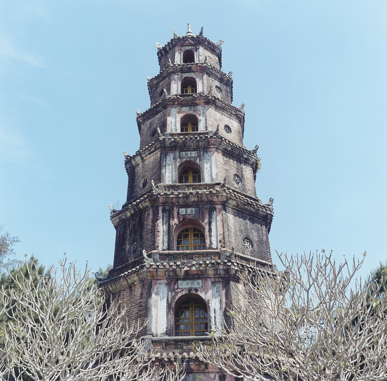 是我国广西壮族自治区北海市的一处名胜古迹,也是中国古代建筑艺术的